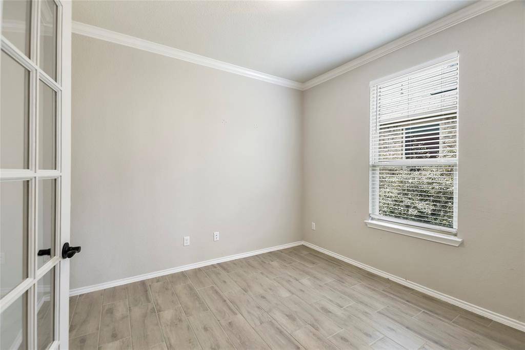 107 Barley Fork LN, Hutto, TX 78634