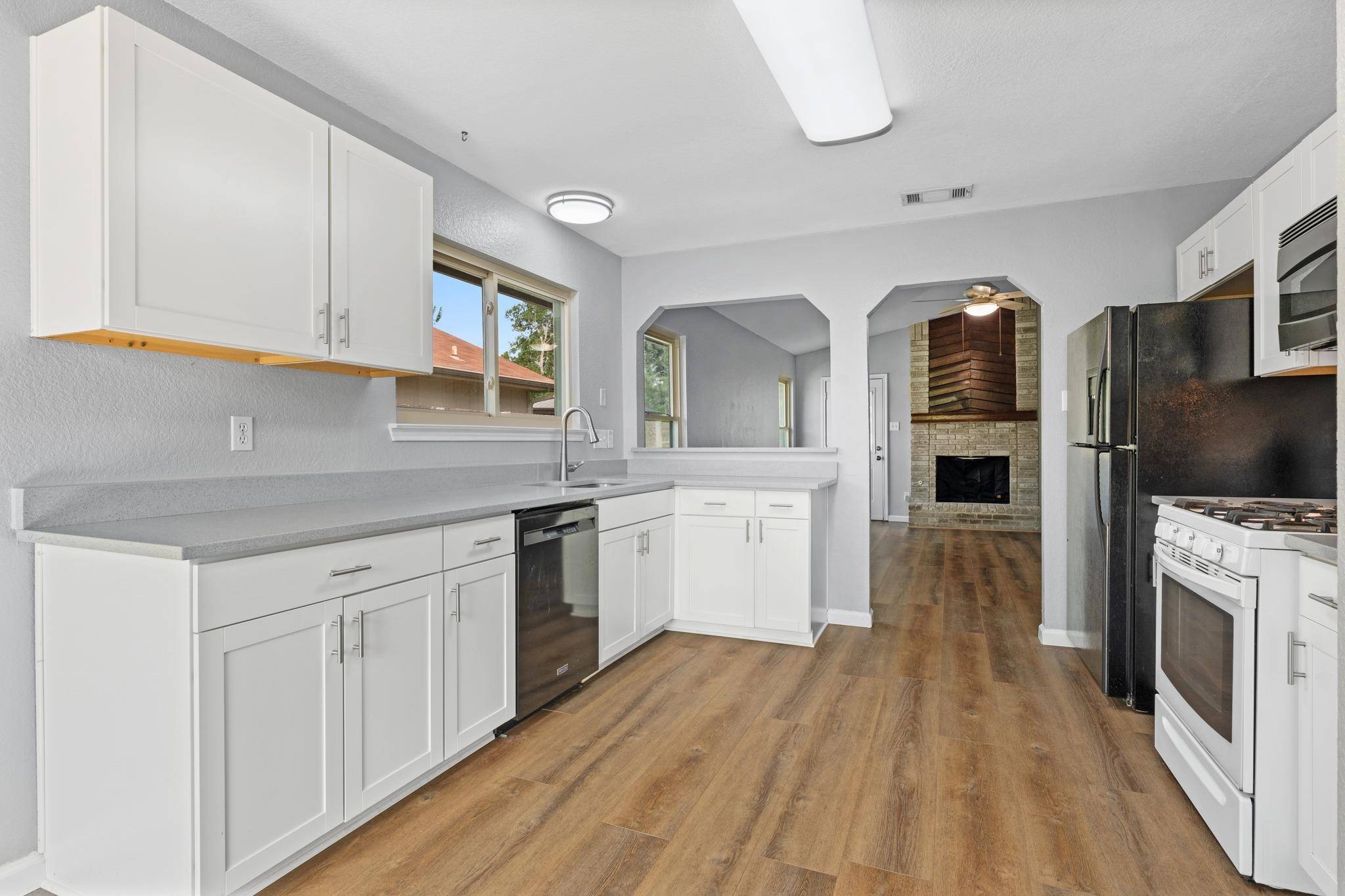 16308 Parkway DR, Pflugerville, TX 78660