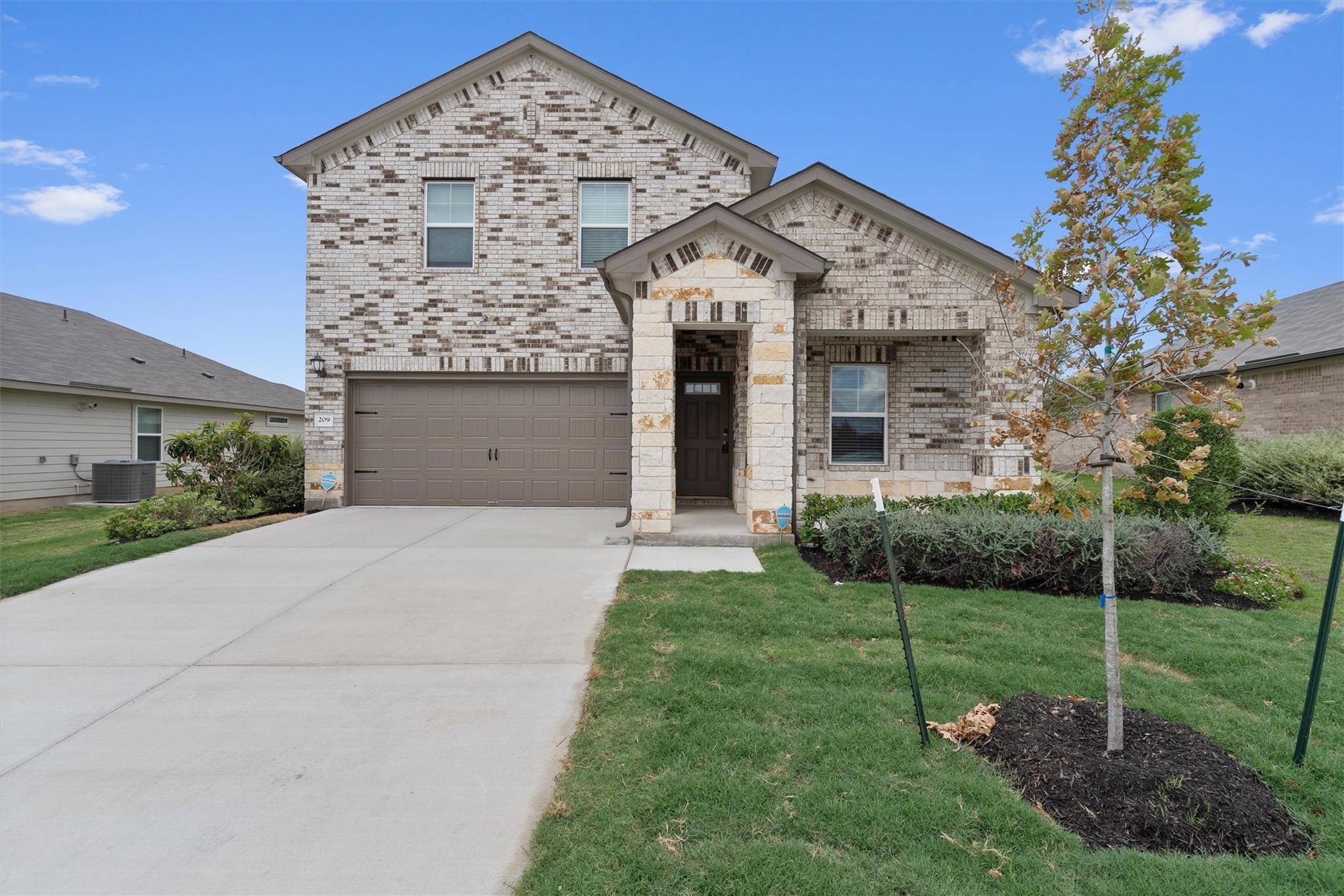 209 Golden Plains PKWY, Hutto, TX 78634