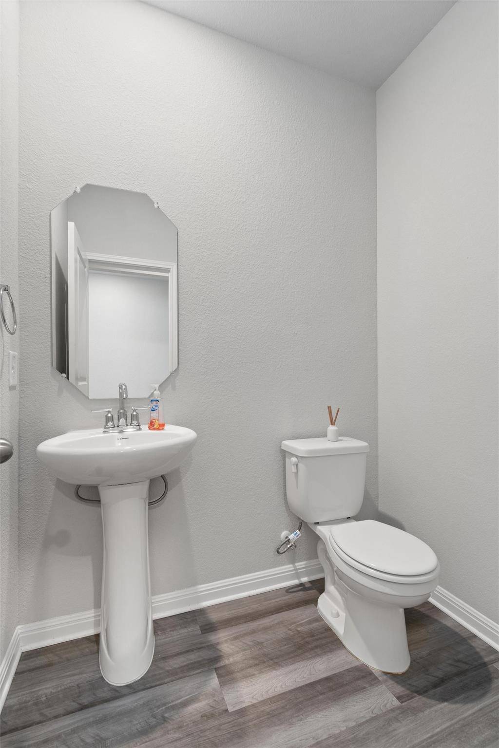 209 Golden Plains PKWY, Hutto, TX 78634