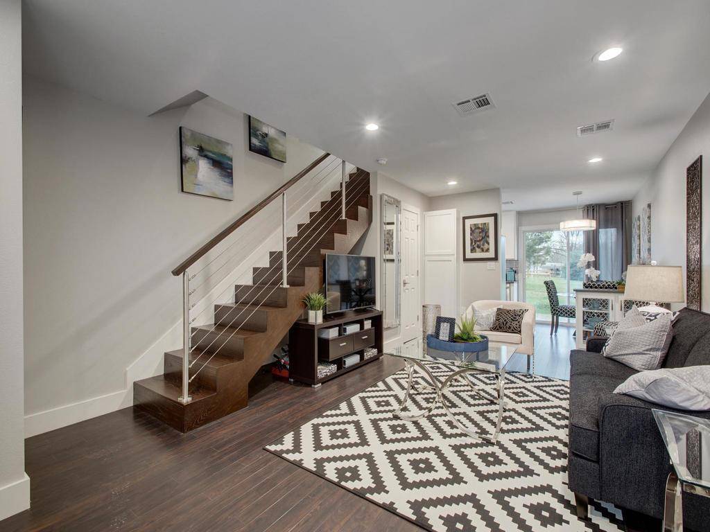 202 S College ST #14, Georgetown, TX 78626