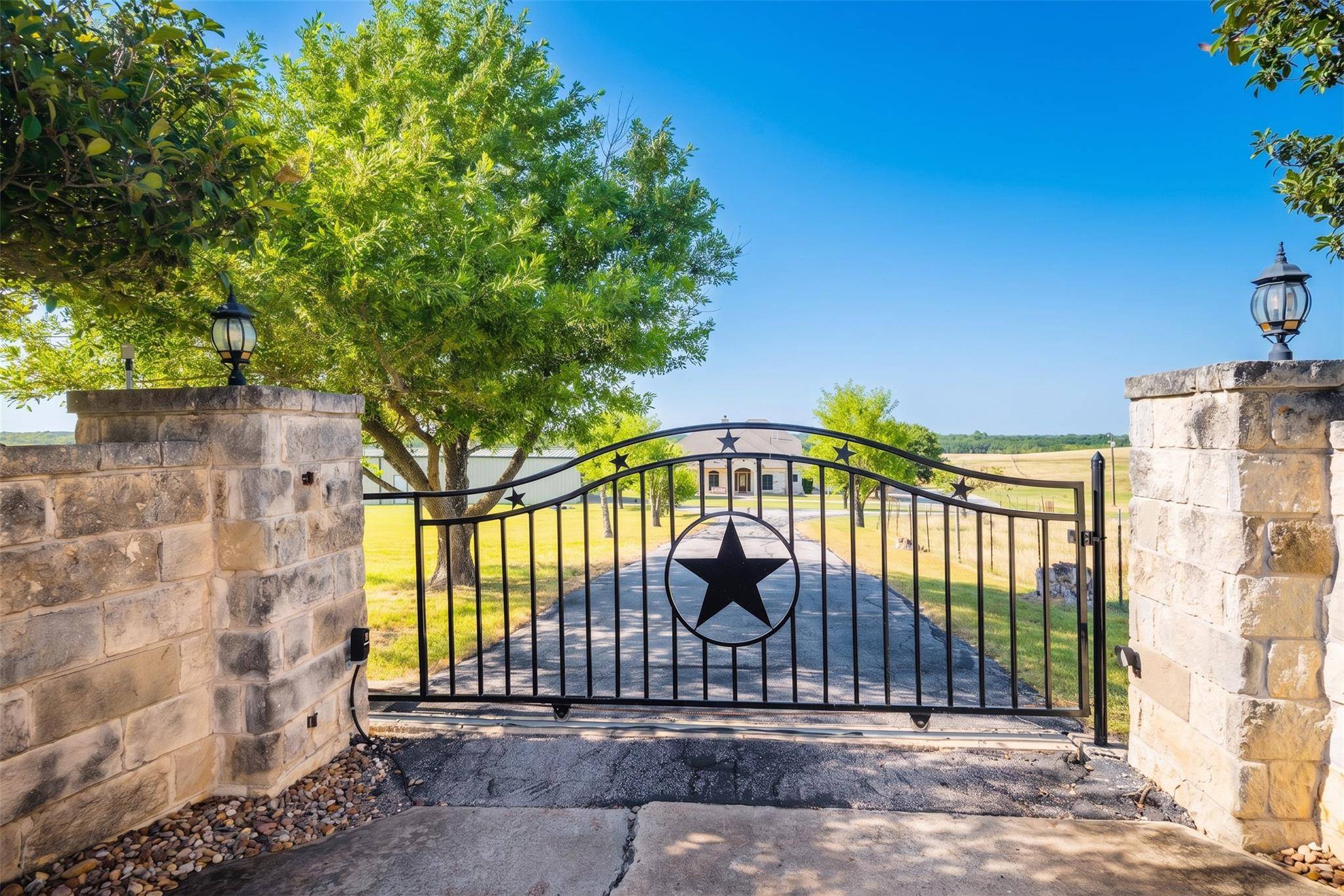 20145 Janak RD, Coupland, TX 78615