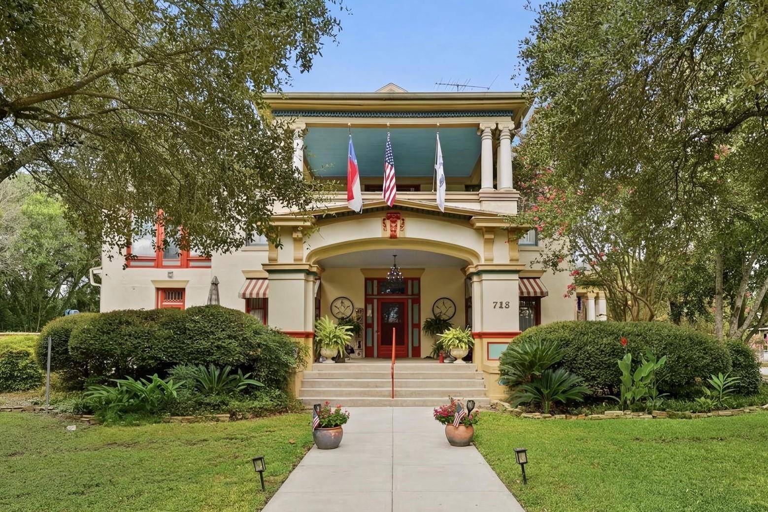 723 Saint James ST, Gonzales, TX 78629