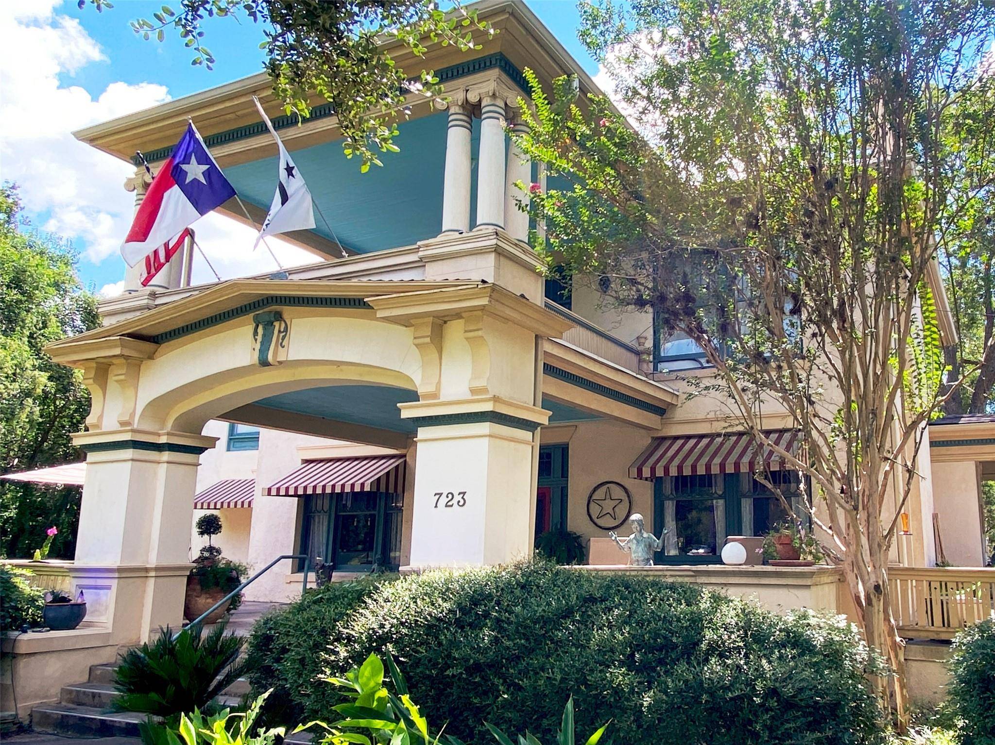 723 Saint James ST, Gonzales, TX 78629