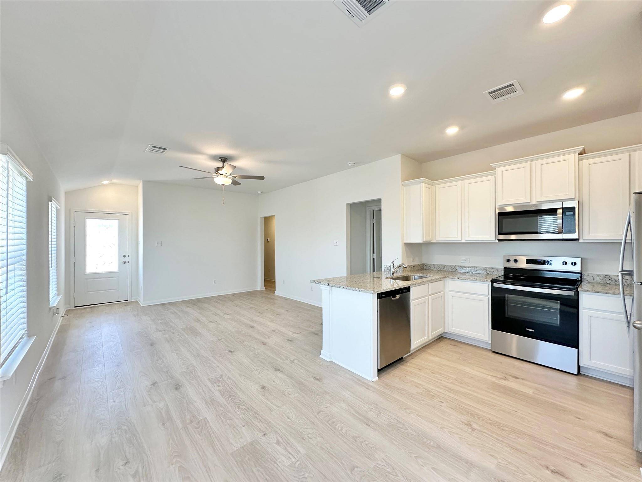 129 Paradise Canyon DR, Jarrell, TX 76537