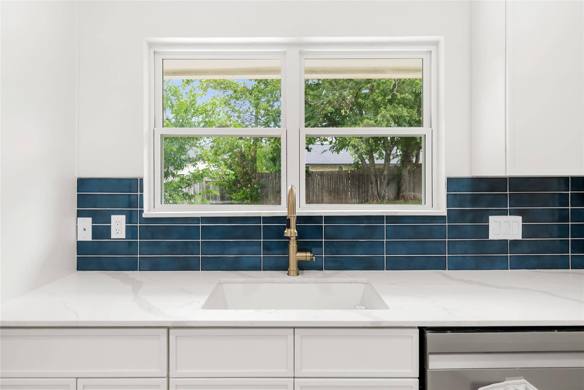 1403 Creekview DR, Round Rock, TX 78681