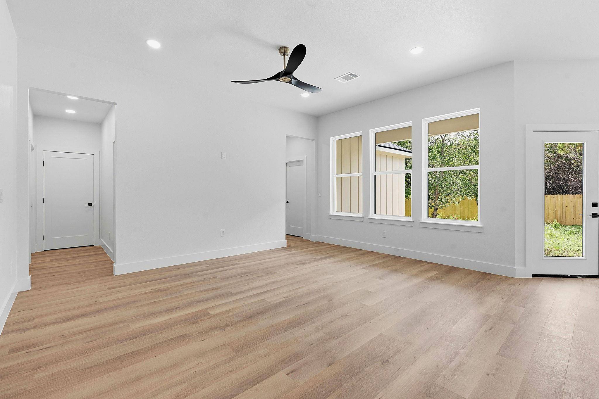 13 Country Place DR, Wimberley, TX 78676