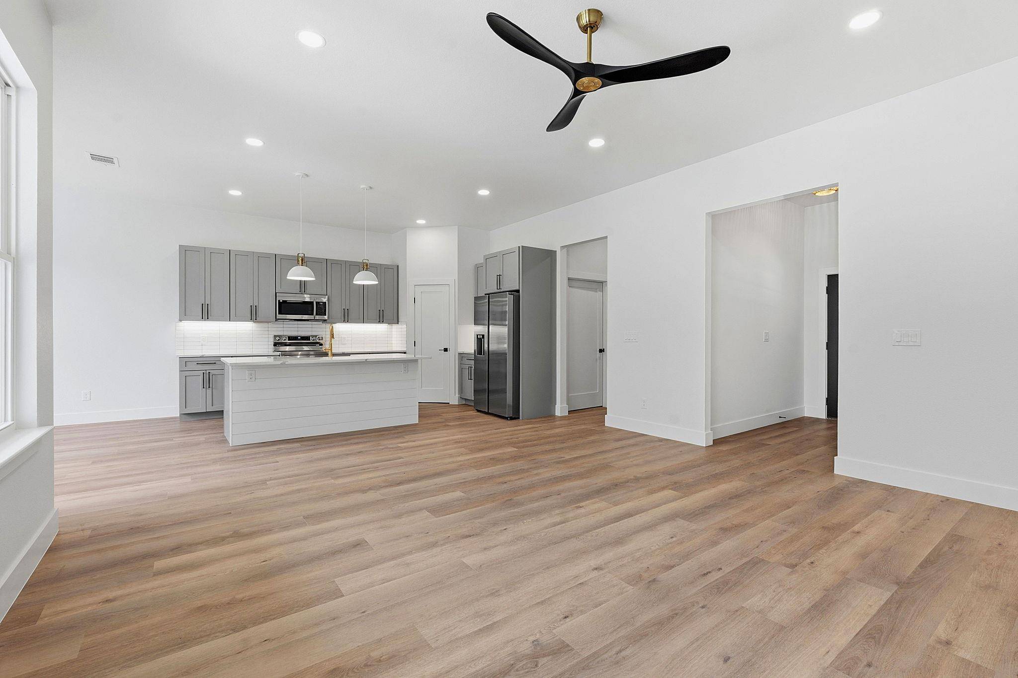 13 Country Place DR, Wimberley, TX 78676