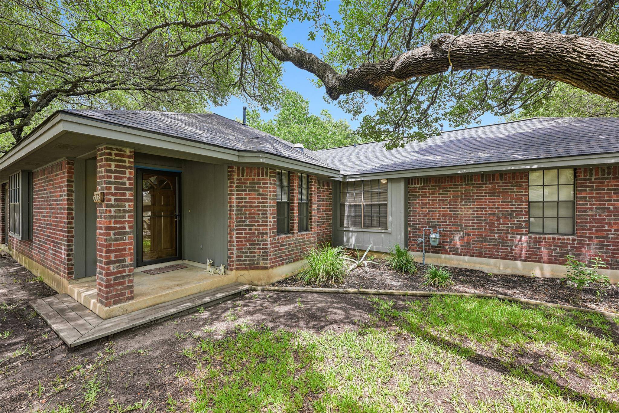 606 Prize Oaks DR, Cedar Park, TX 78613