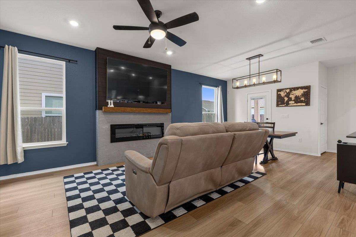 223 Pitkin DR, Lockhart, TX 78644