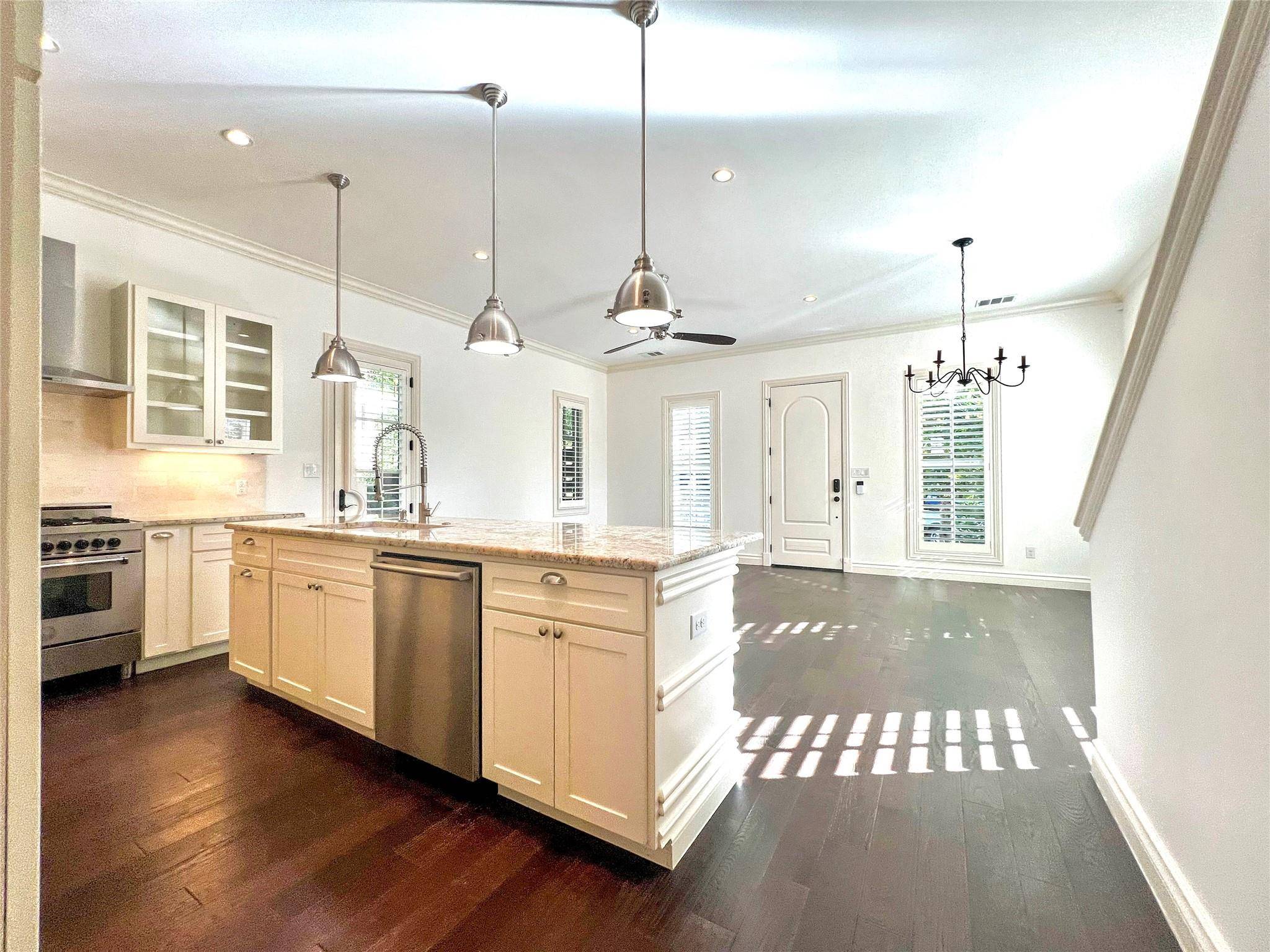 800 Rosedale TER #B, Austin, TX 78704