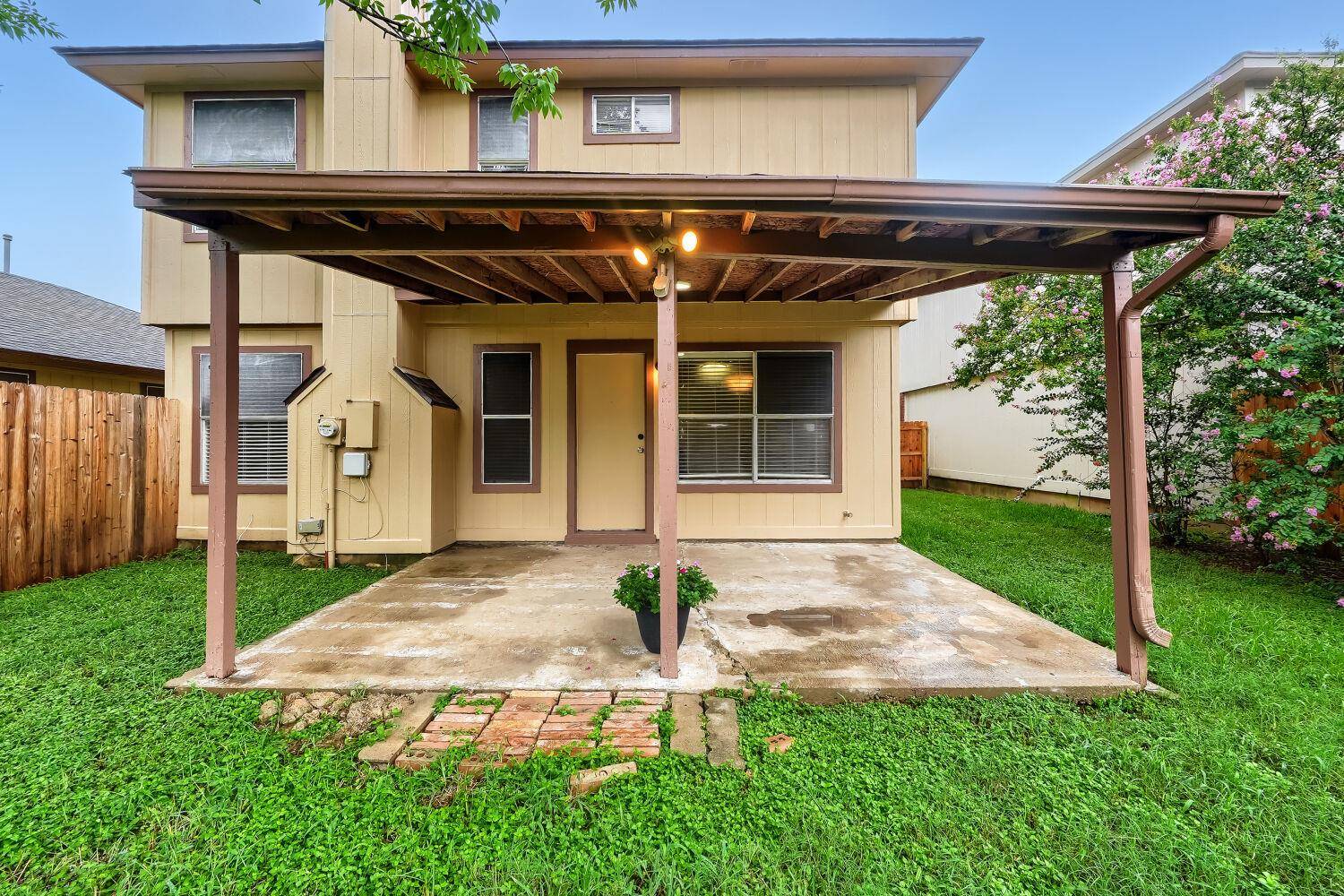814 Smoke Signal PASS, Pflugerville, TX 78660