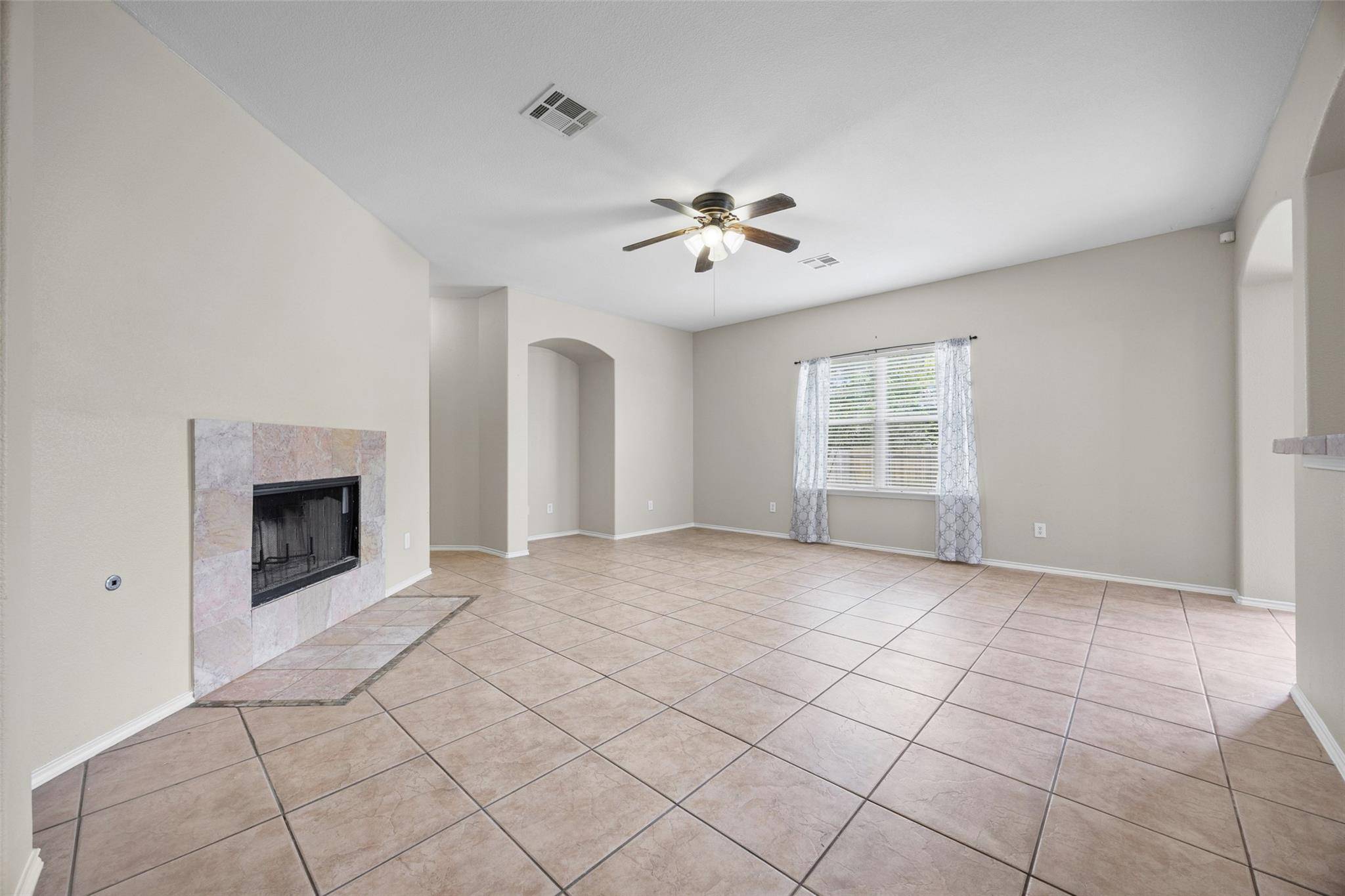 20521 Farm Pond LN, Pflugerville, TX 78660