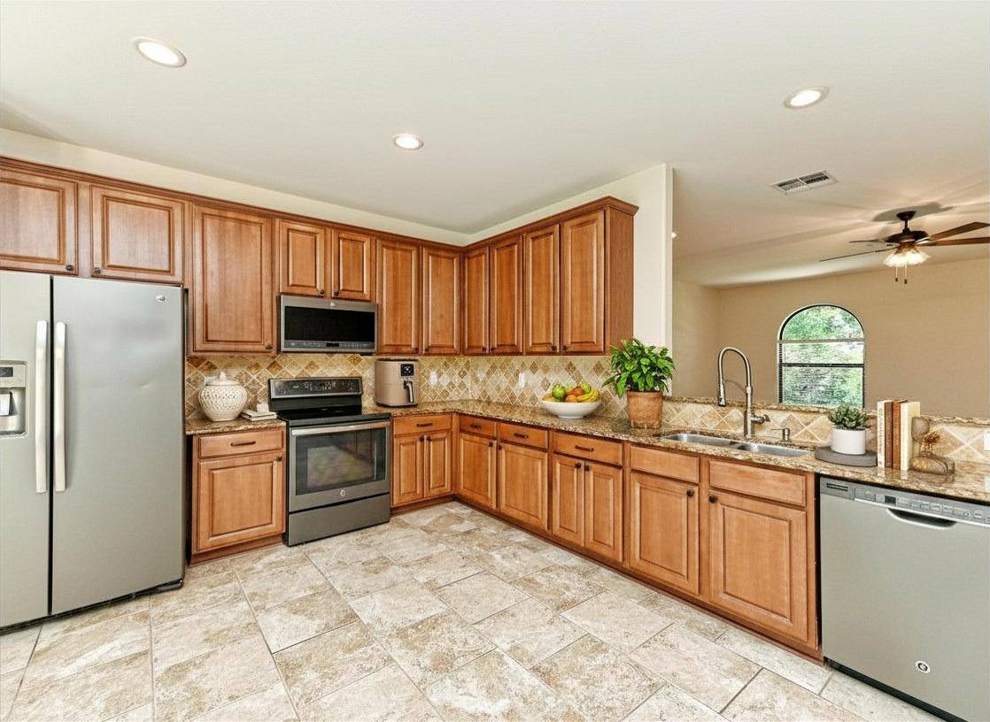 15208 Bowling LN, Lakeway, TX 78734