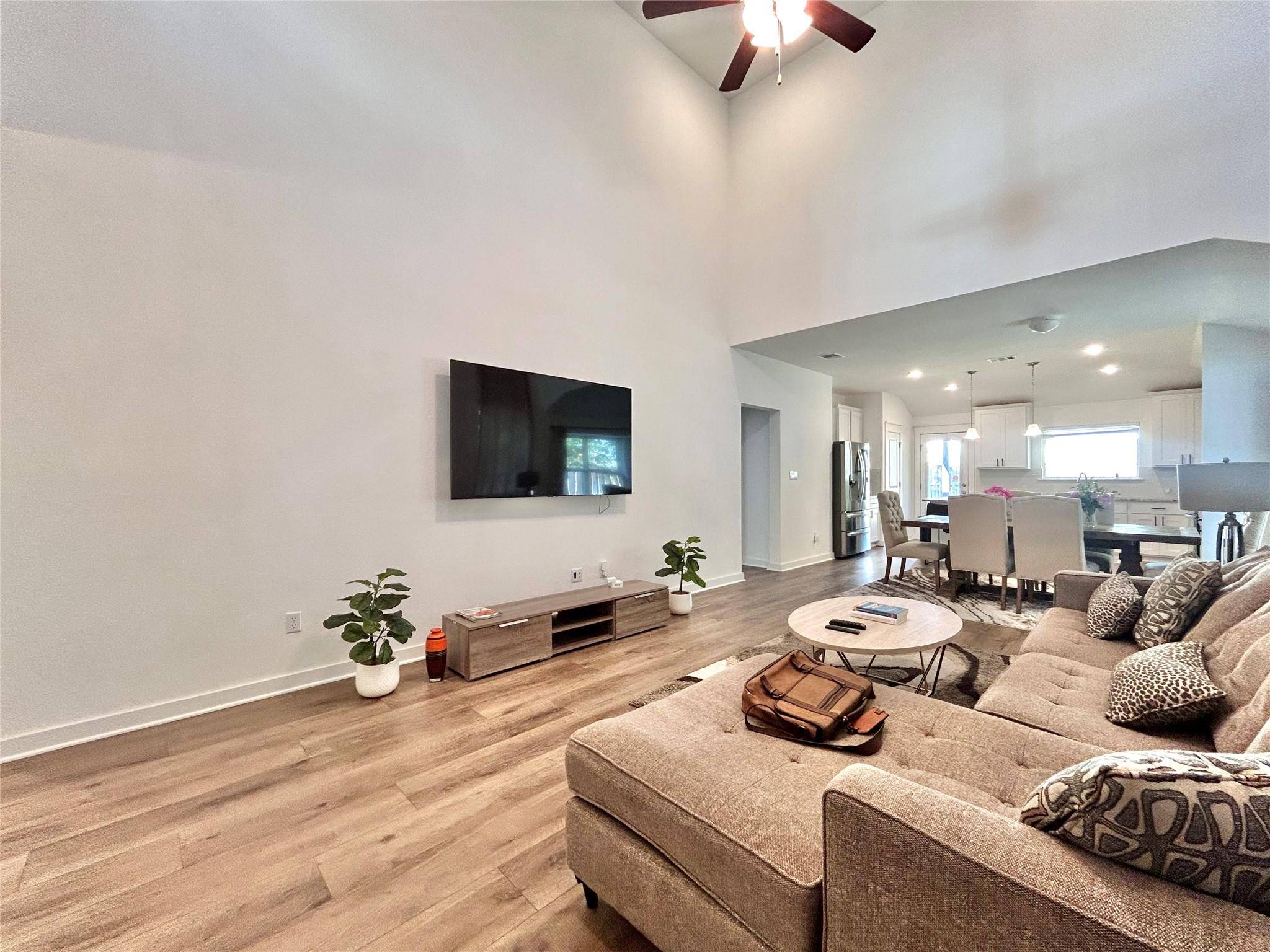 1357 Kneehigh LN, Georgetown, TX 78633