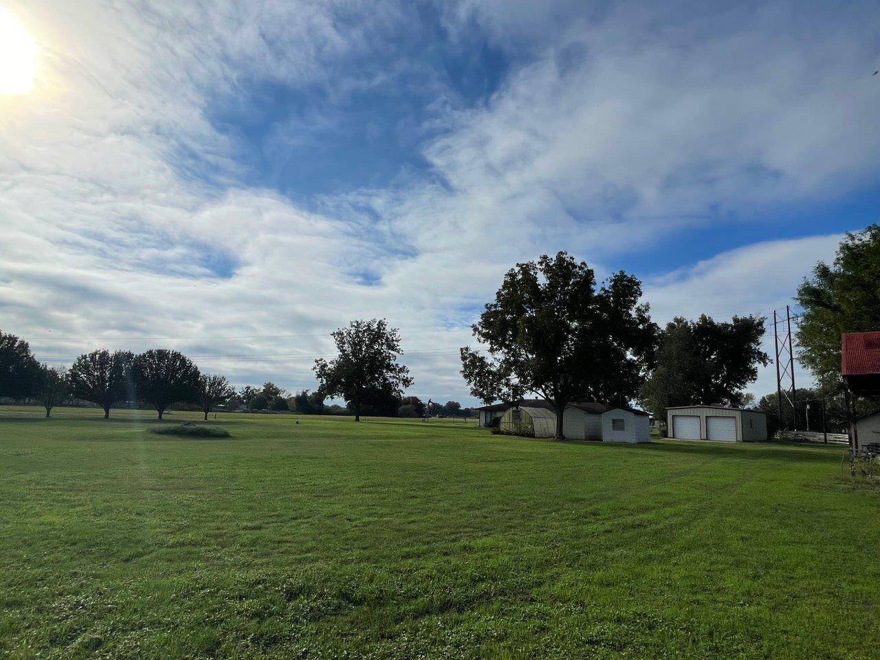 741 Muzny LN, La Grange, TX 78945