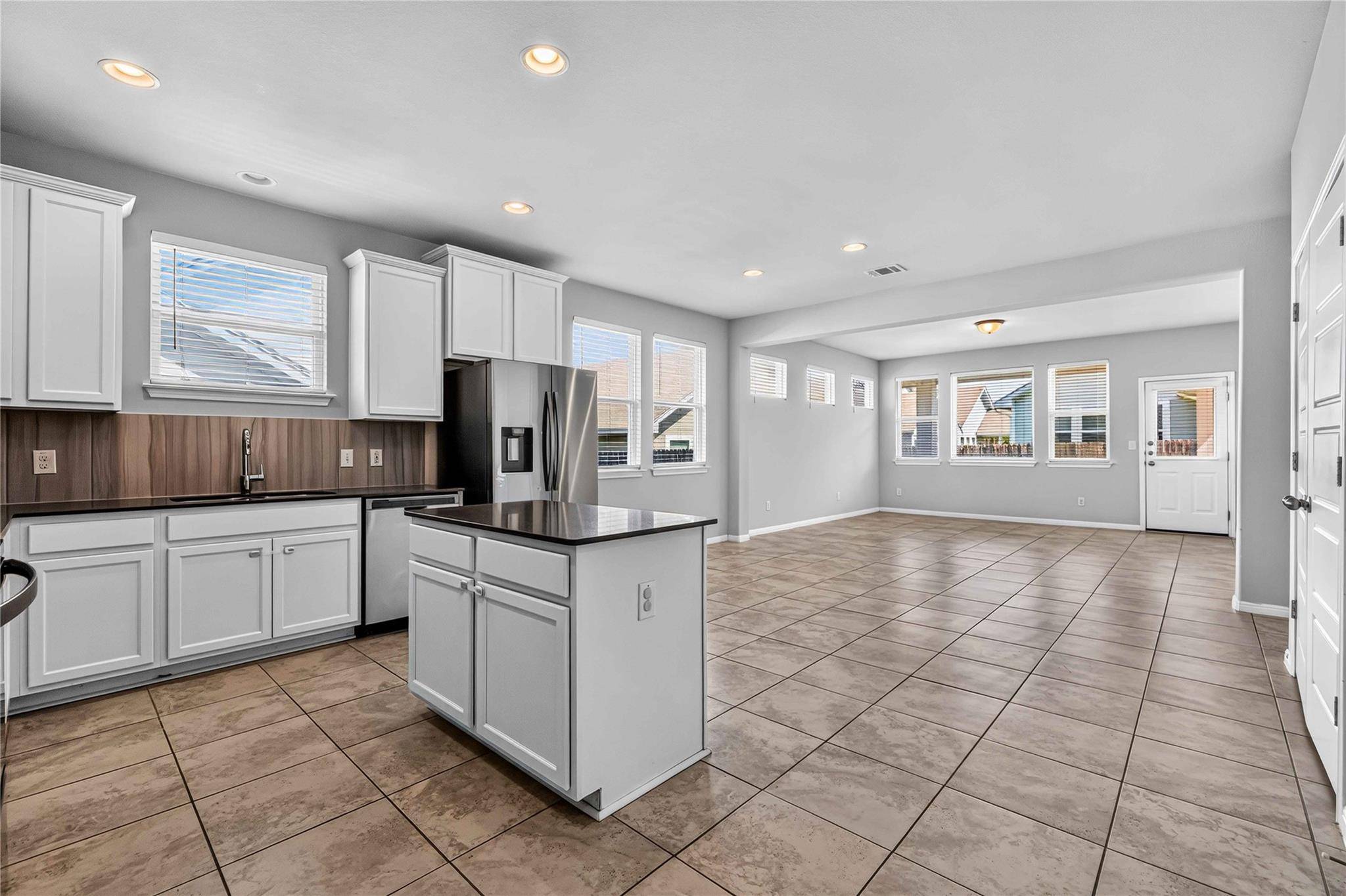 324 E Broade ST, Leander, TX 78641