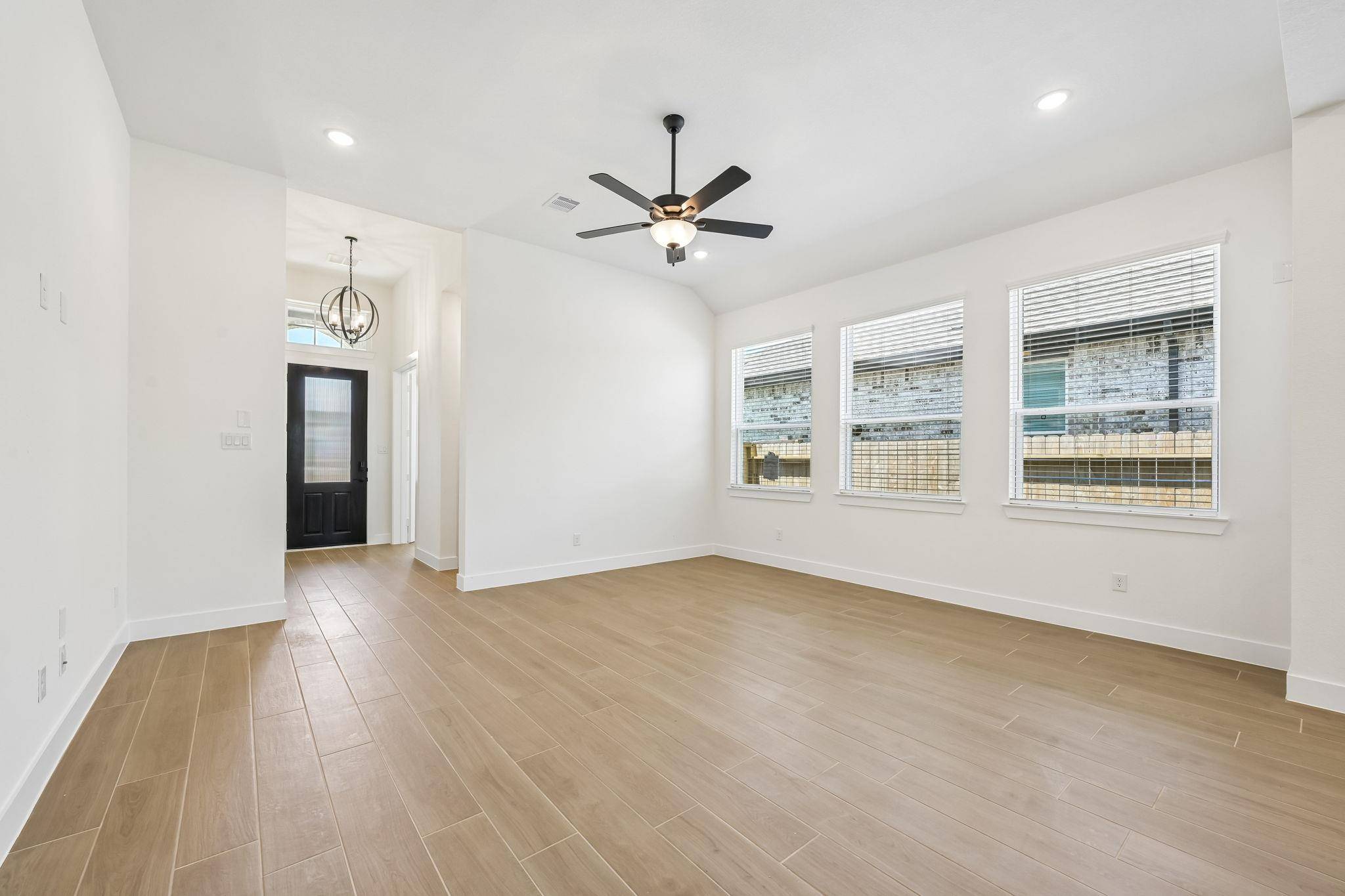 13709 Ryan Range LN, Elgin, TX 78621