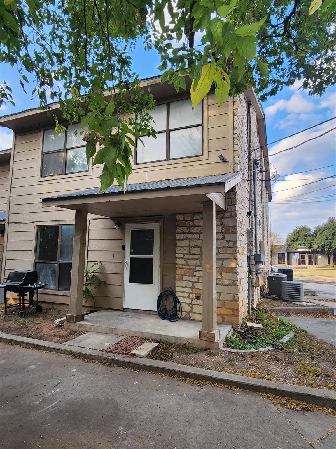 2301 POLARIS Ave #102, Austin, TX 78757