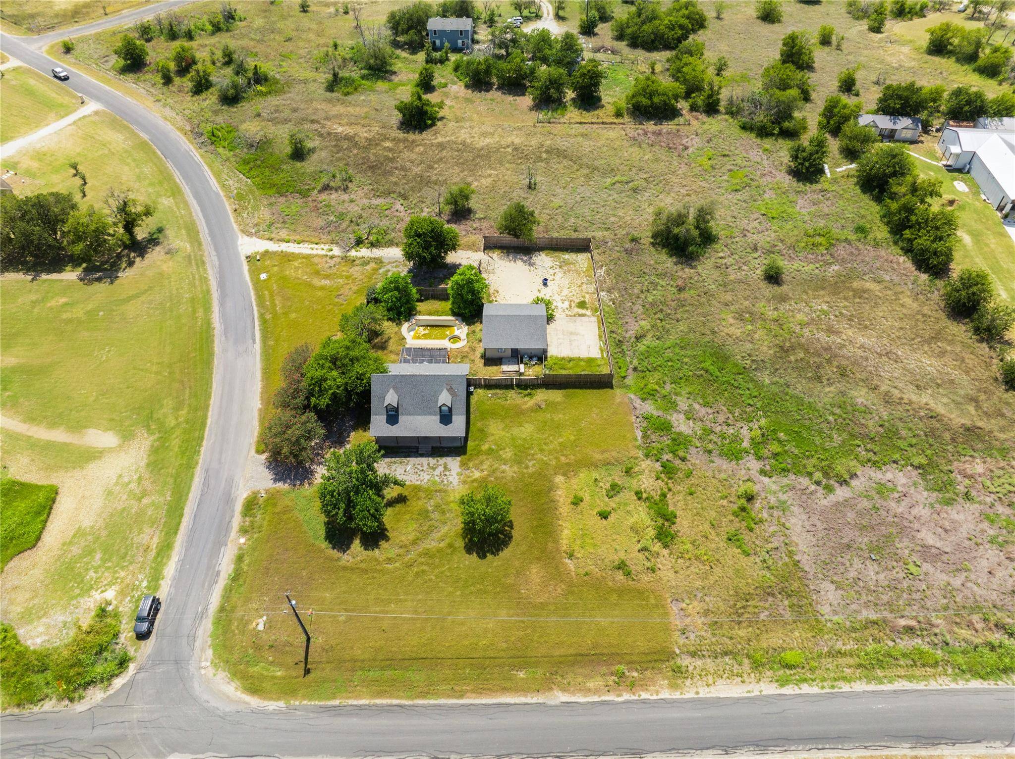 110 Lemens Ave, Hutto, TX 78634