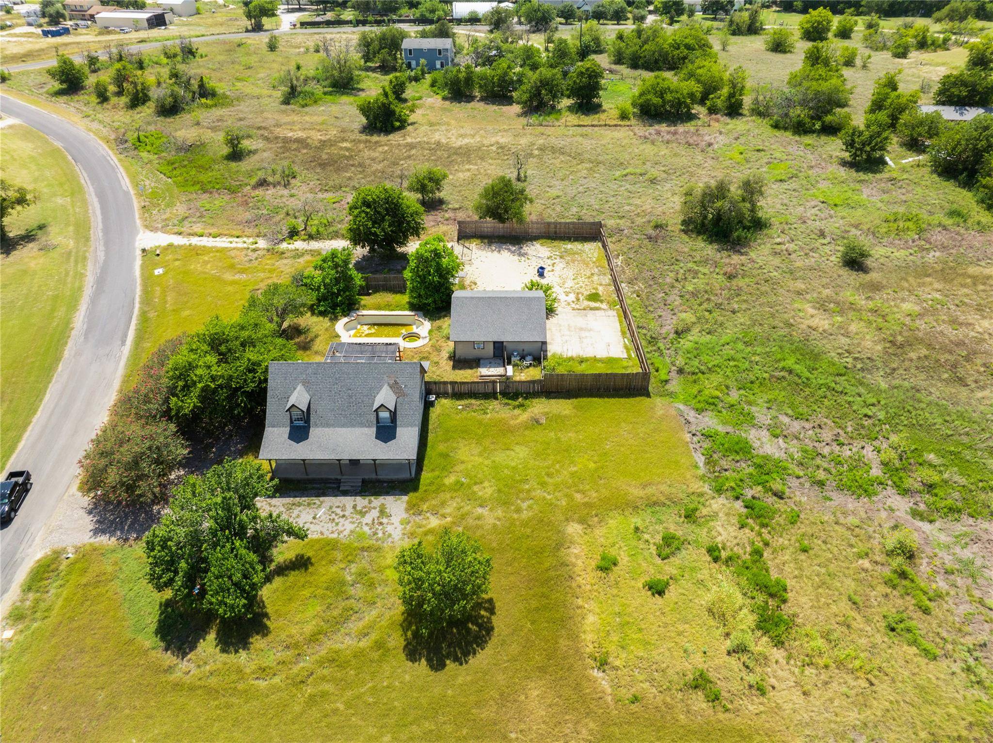110 Lemens Ave, Hutto, TX 78634