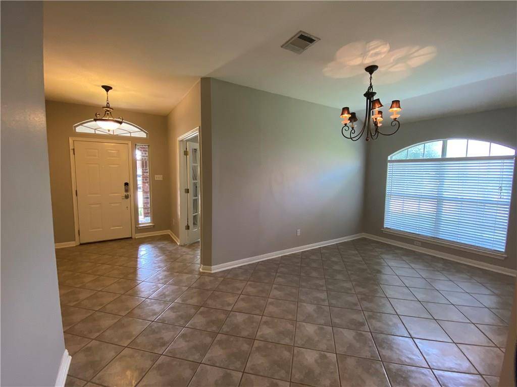 1727 Fallen Leaf LN, Round Rock, TX 78665