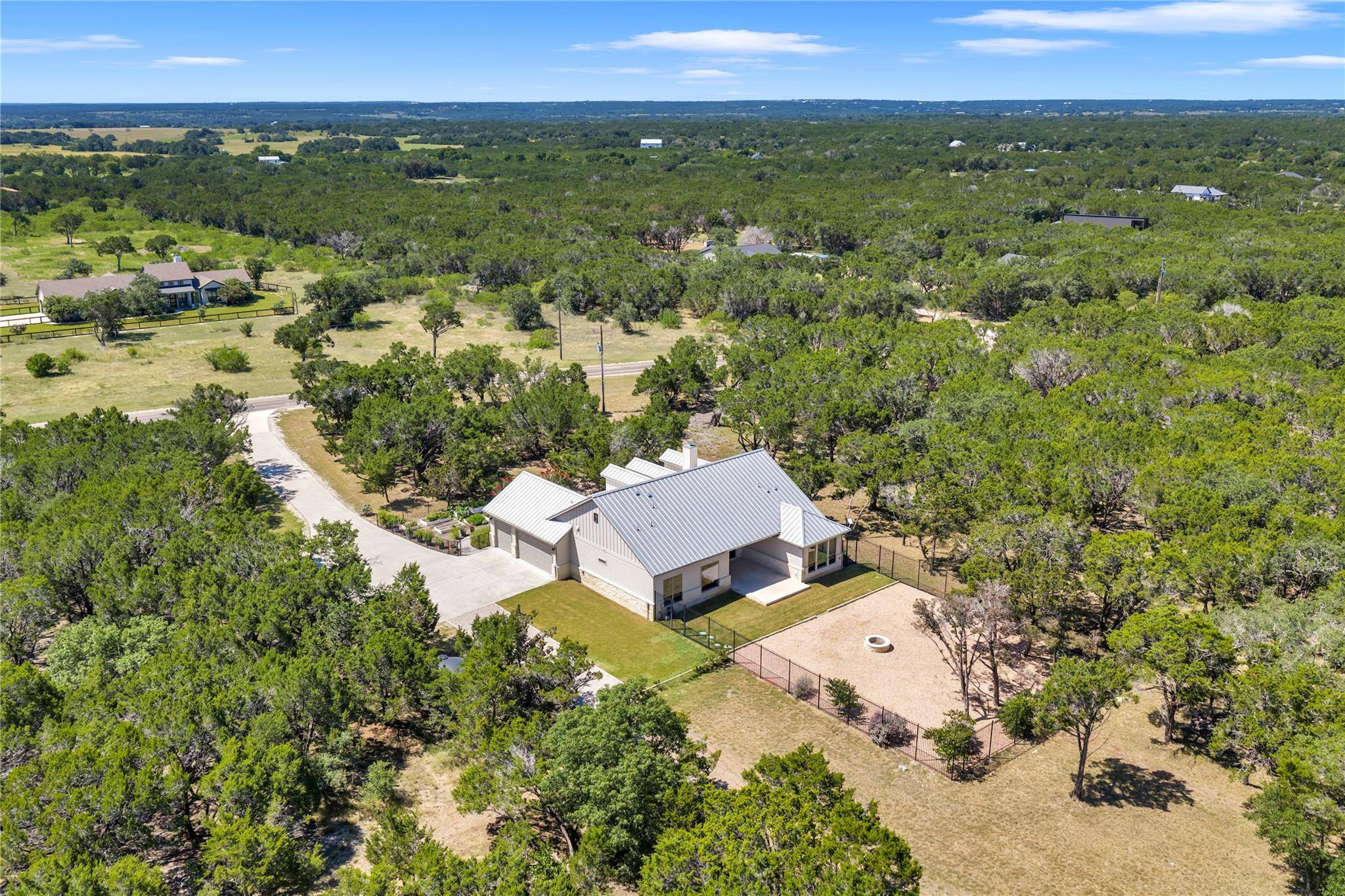 2140 Carpenter LOOP, Burnet, TX 78611