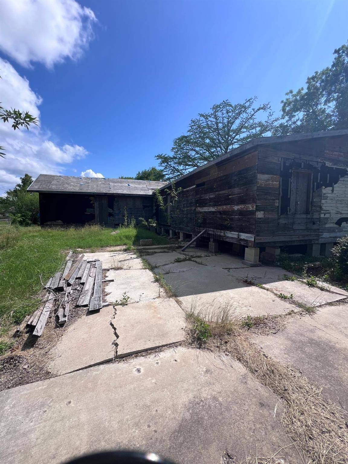 241 N Lucy ST, Bartlett, TX 76511