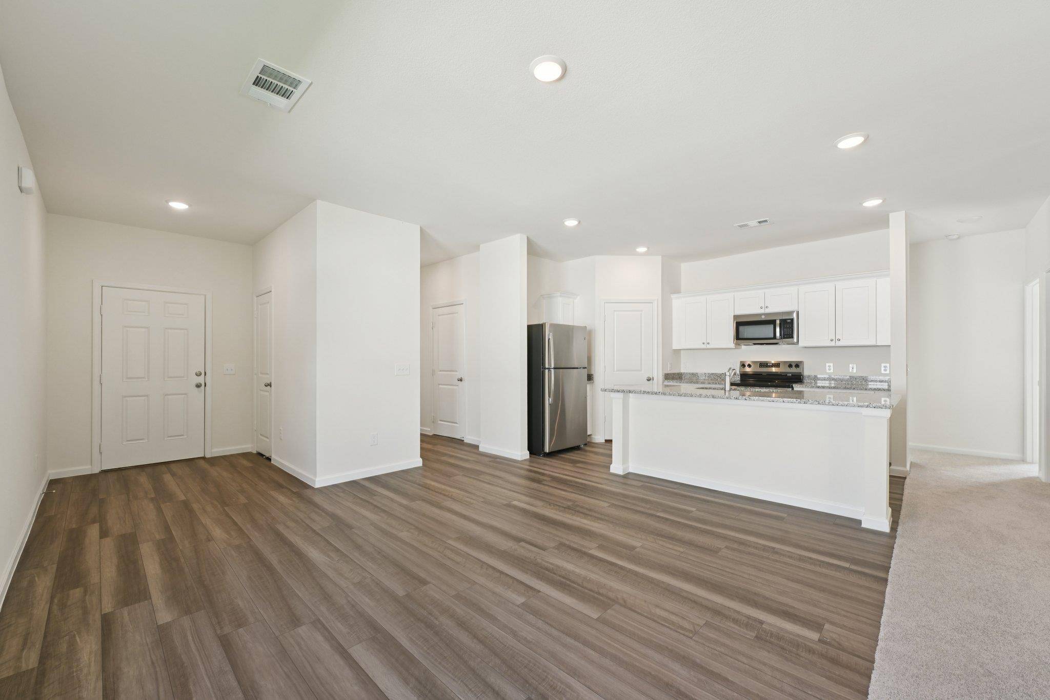 204 Sunlight Lake BLVD, Hutto, TX 78634