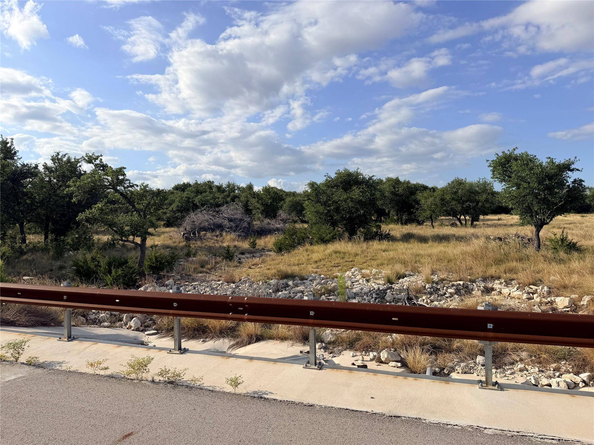 285 Brooklyn DR, Mountain Home, TX 78058