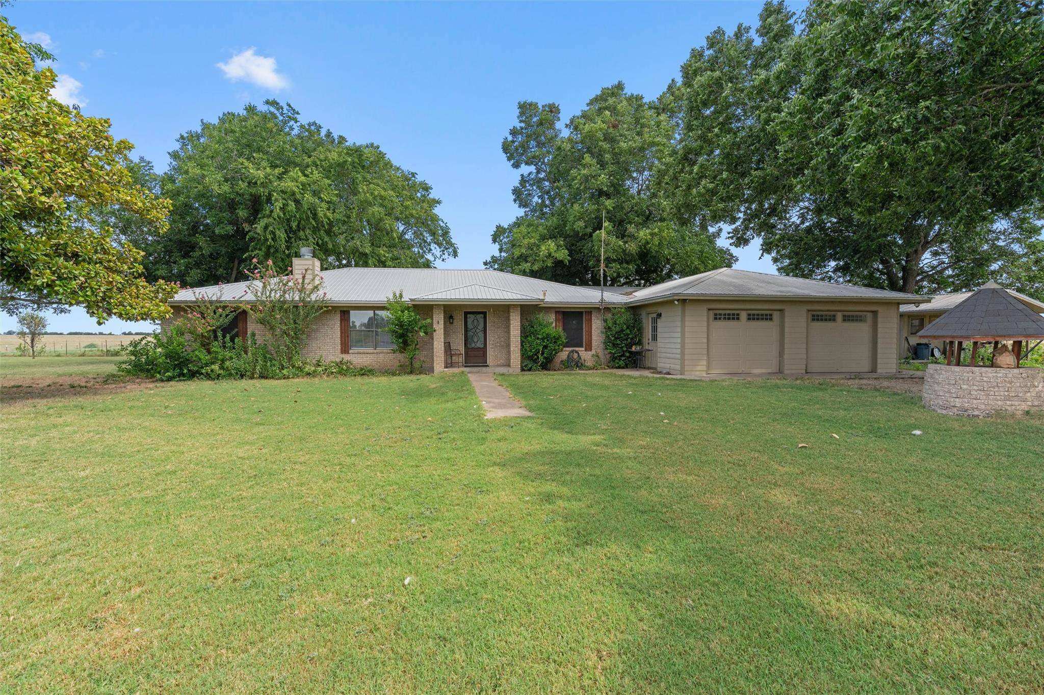451 County Road 416, Taylor, TX 76574