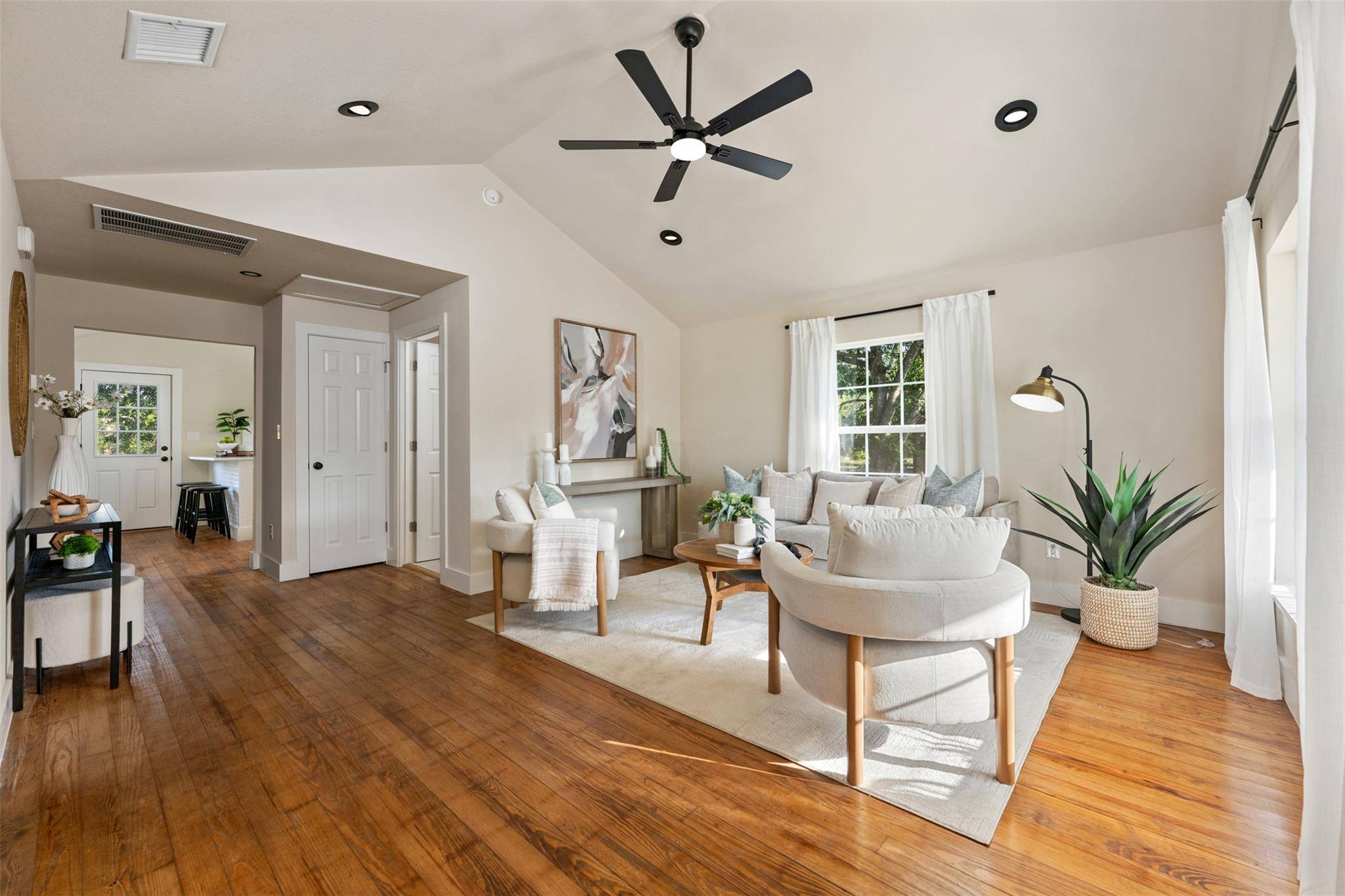 107 Russell ST, Liberty Hill, TX 78642