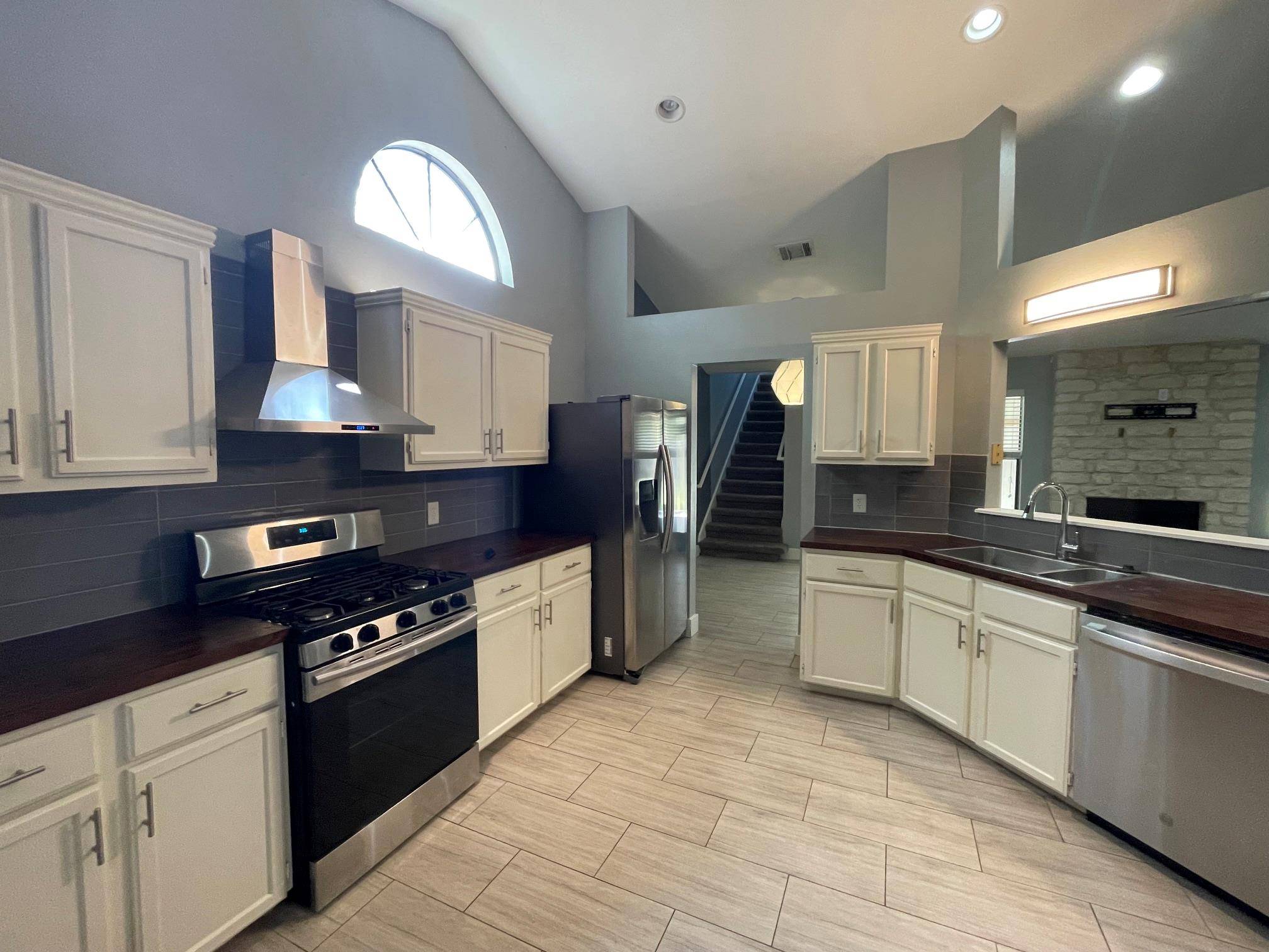 8900 Linton DR, Austin, TX 78748