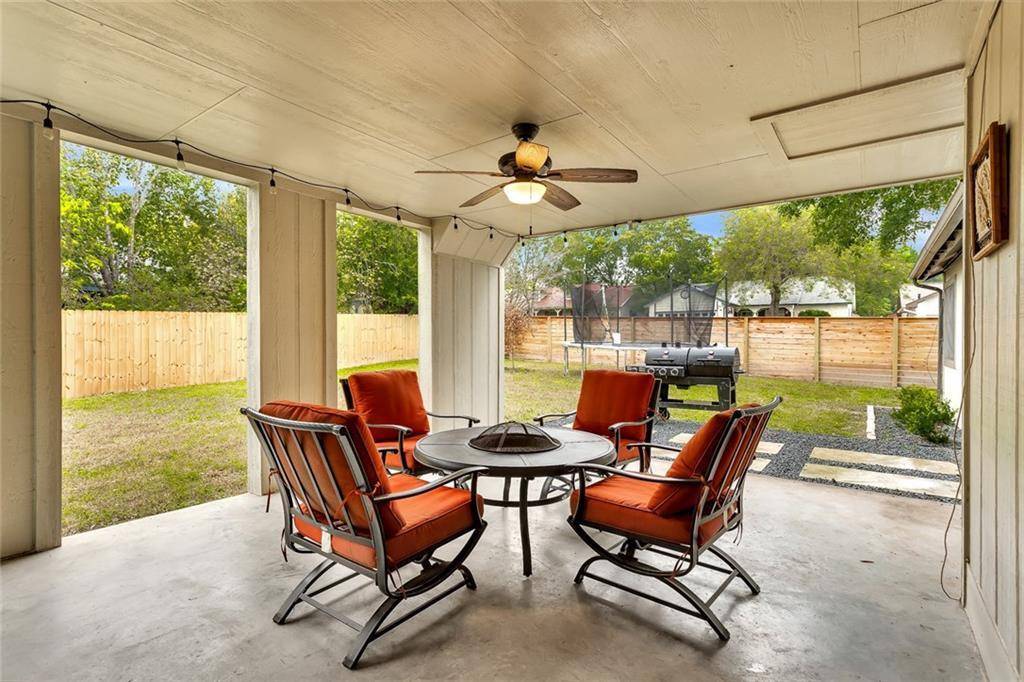 8900 Linton DR, Austin, TX 78748