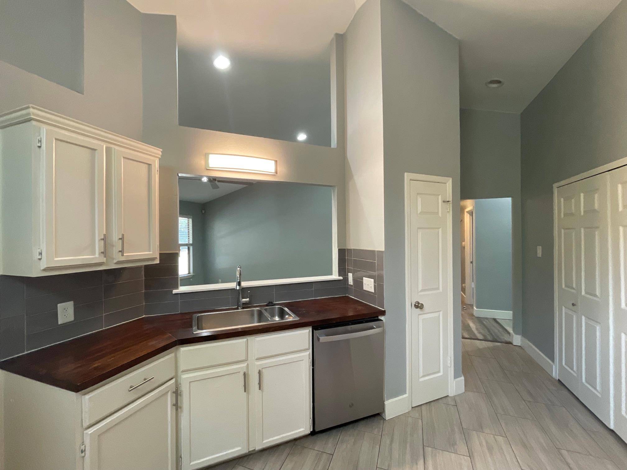 8900 Linton DR, Austin, TX 78748