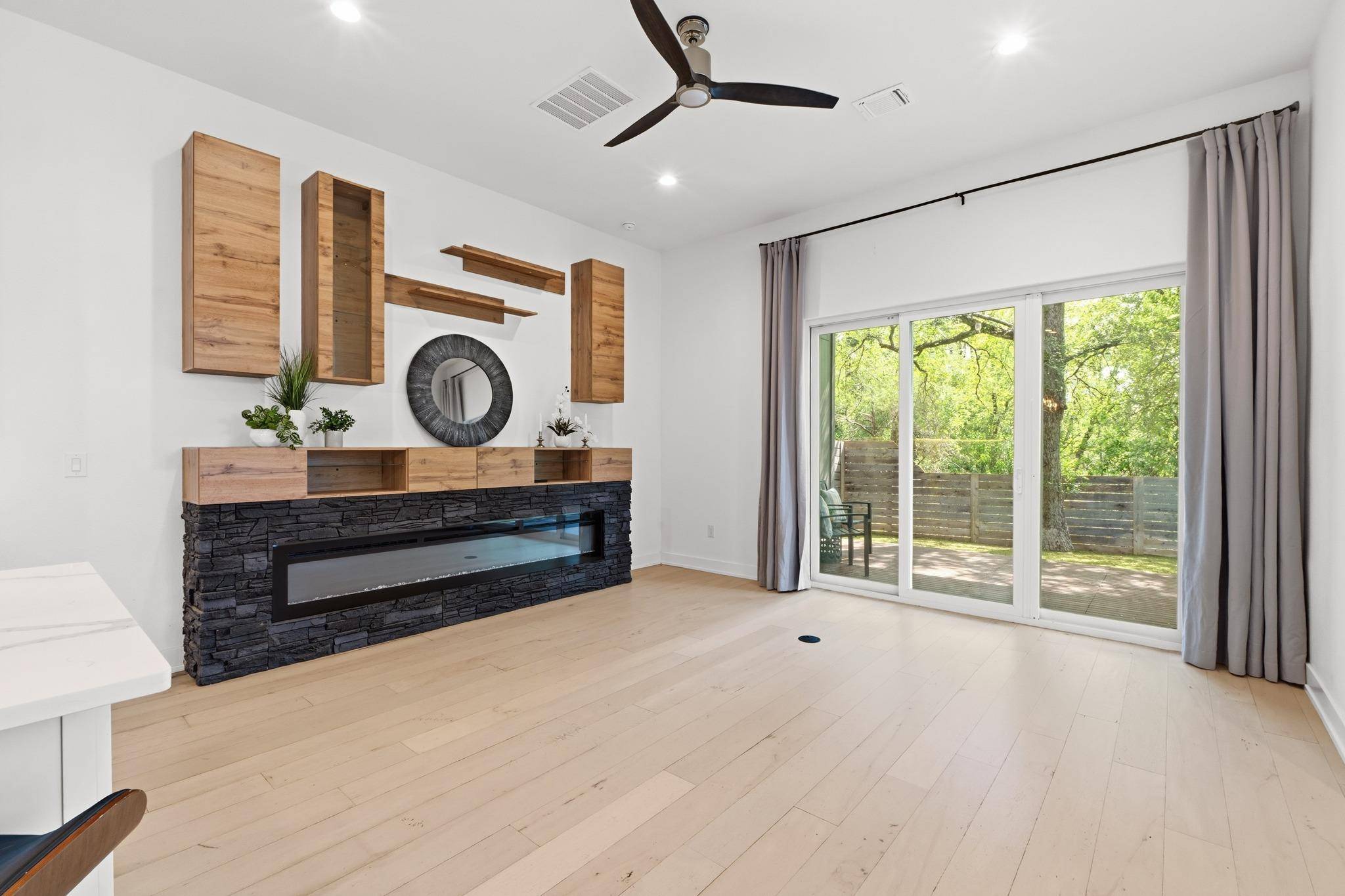 3304 E 17th ST #B, Austin, TX 78721