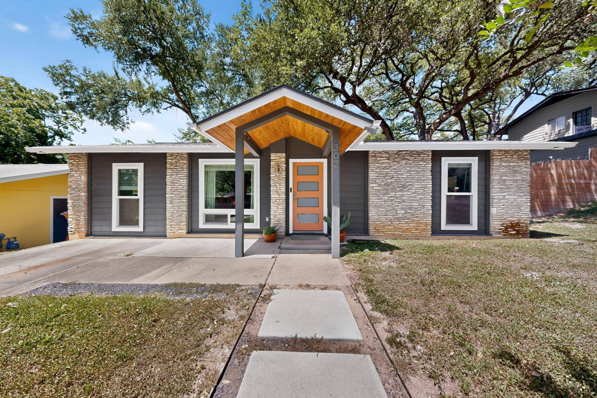 302 Rowland DR, Austin, TX 78745