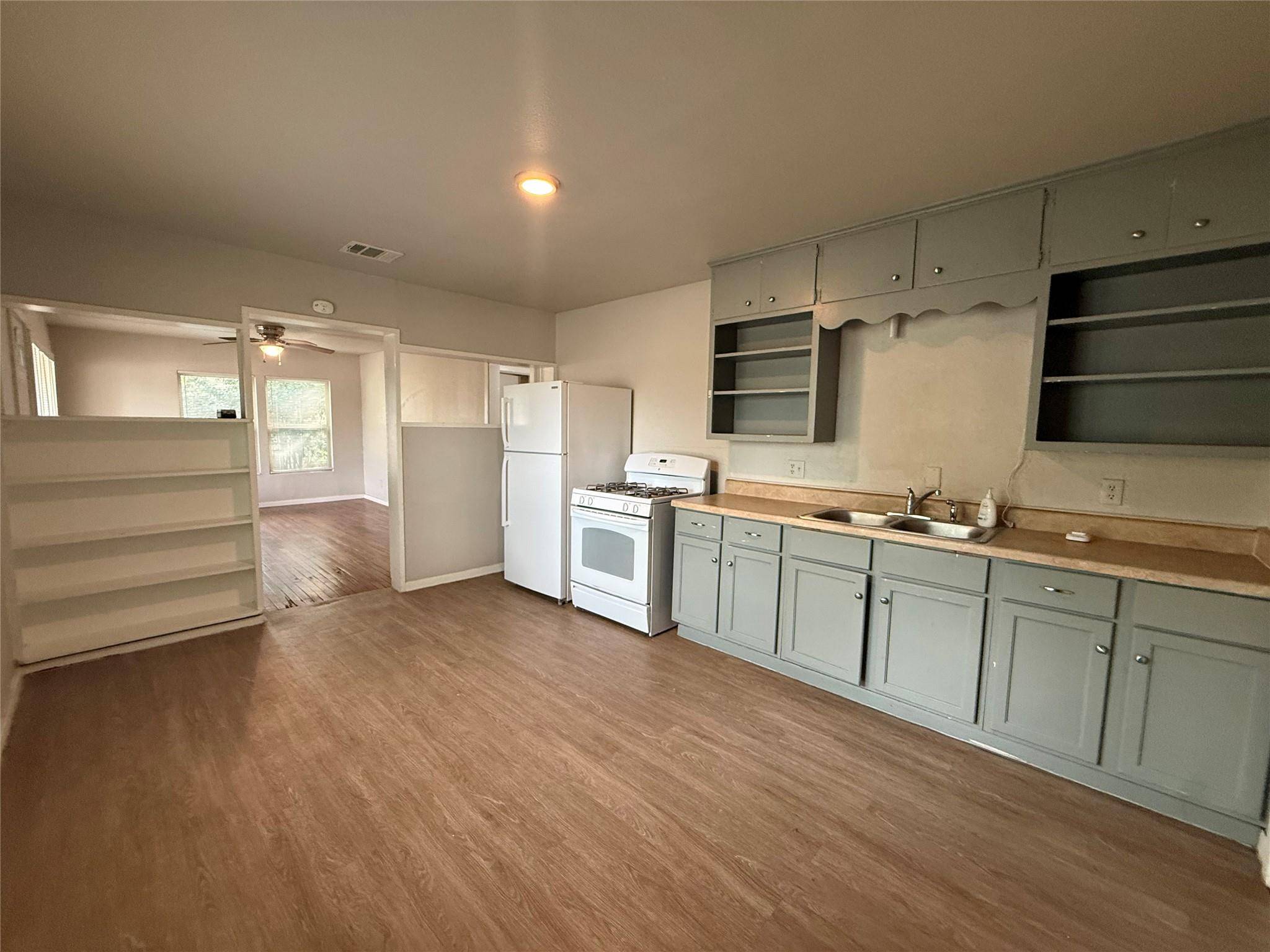300 Mill ST, San Marcos, TX 78666