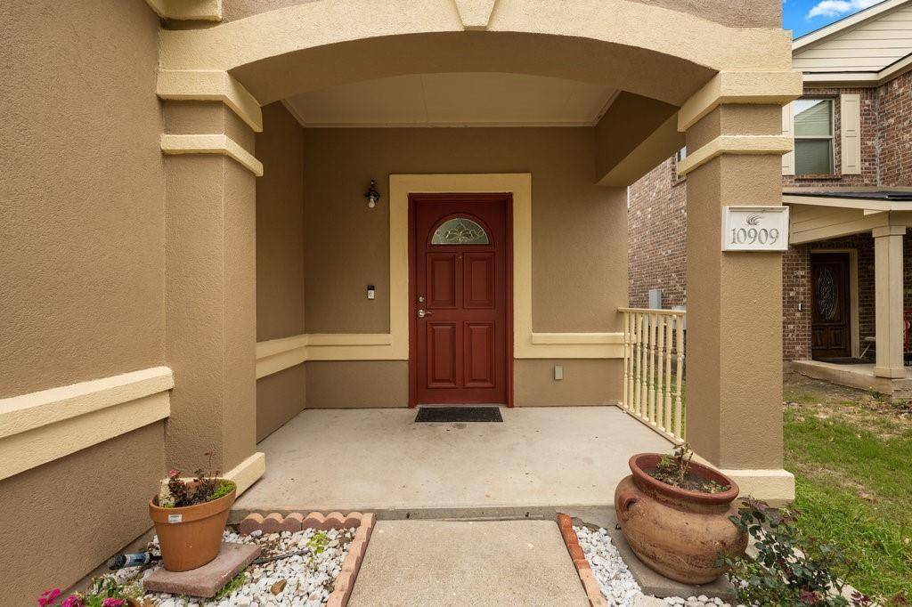 10909 Helms Deep DR, Austin, TX 78754