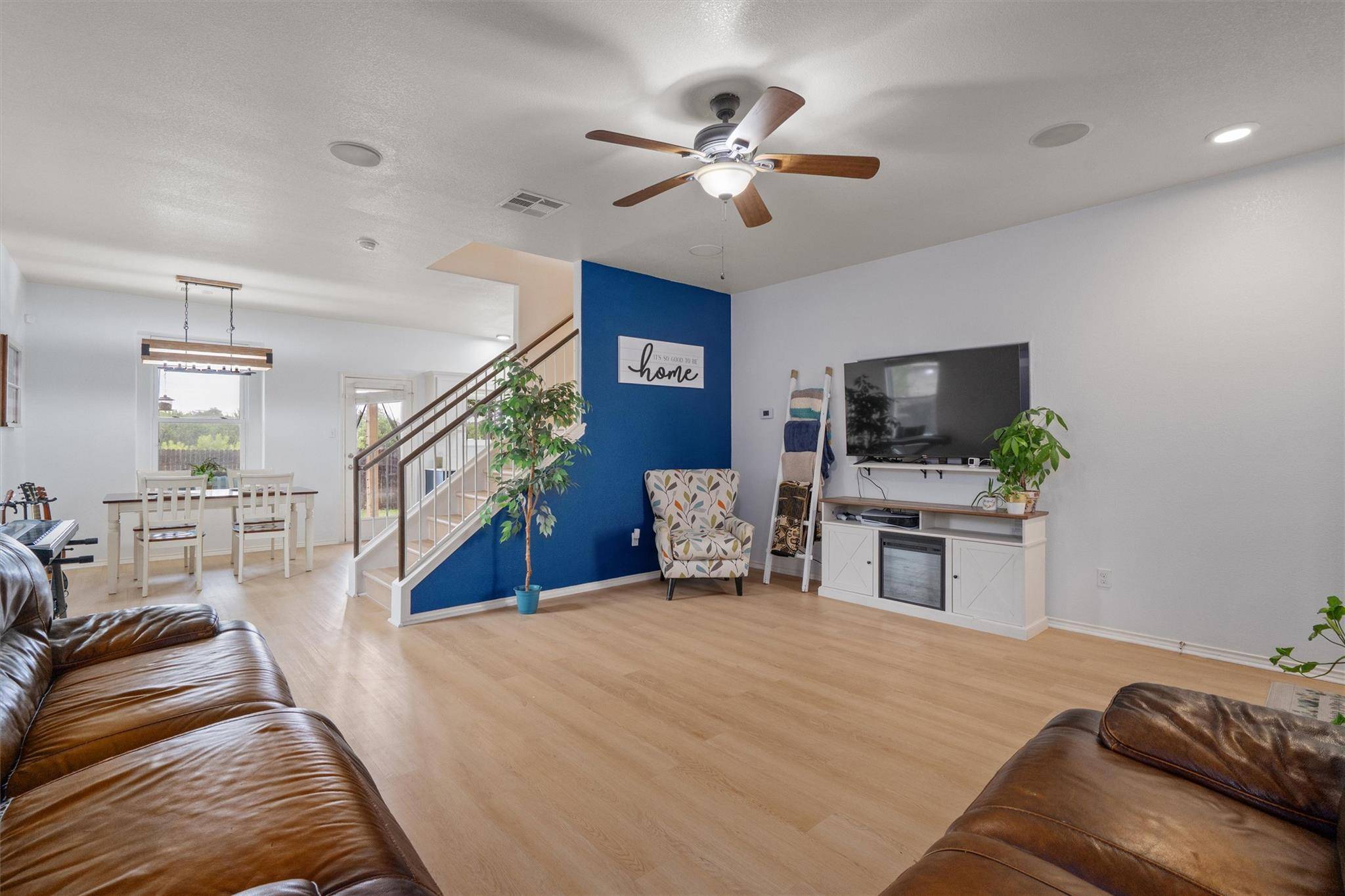 1316 Hensley DR, Leander, TX 78641