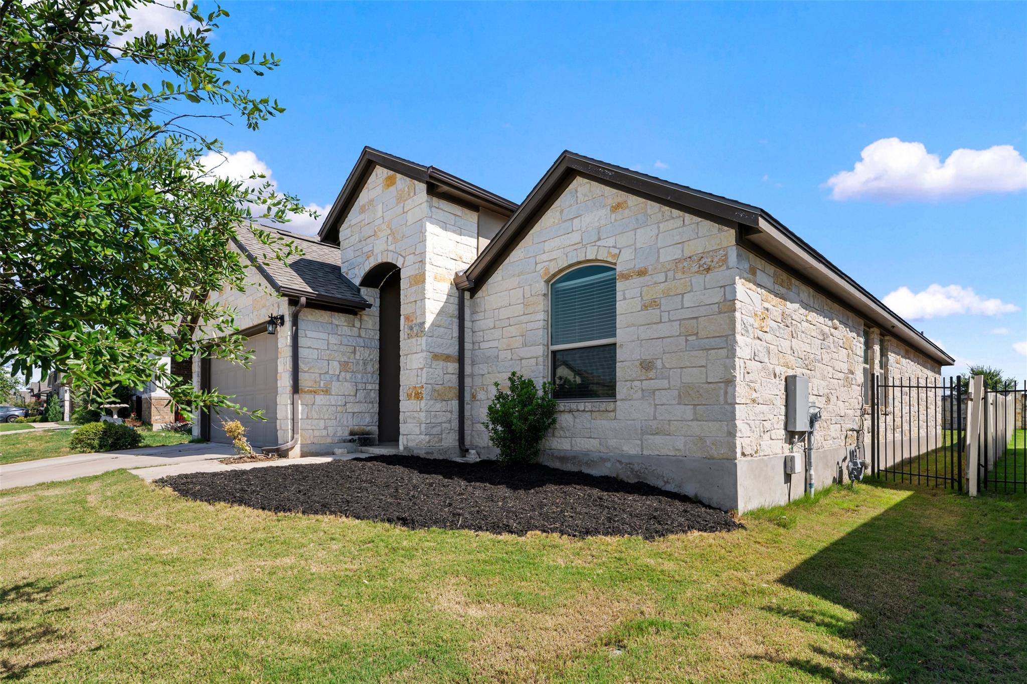 204 Lambert ST, Leander, TX 78641