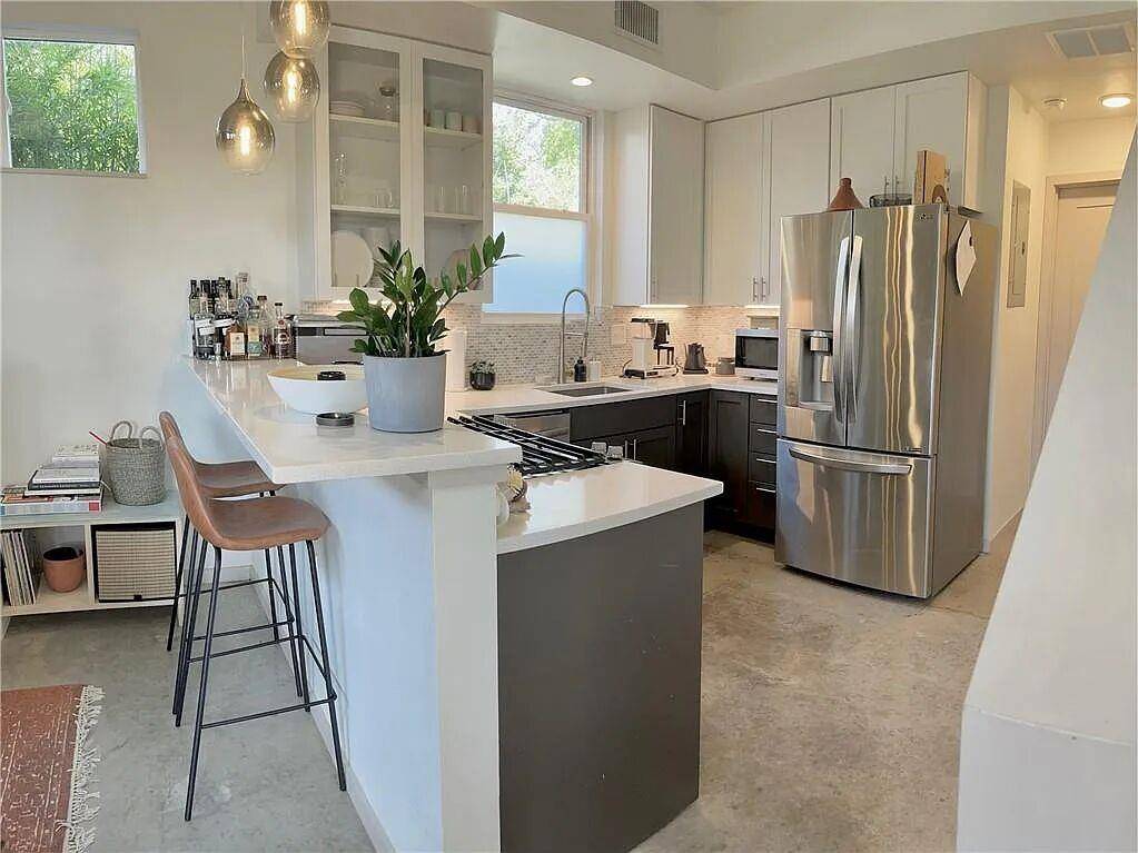 4601 Kitty Ave #B, Austin, TX 78721