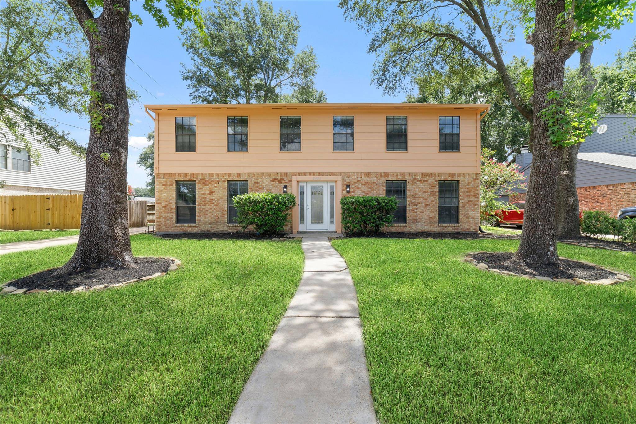 8406 Pine Falls DR, Houston, TX 77095