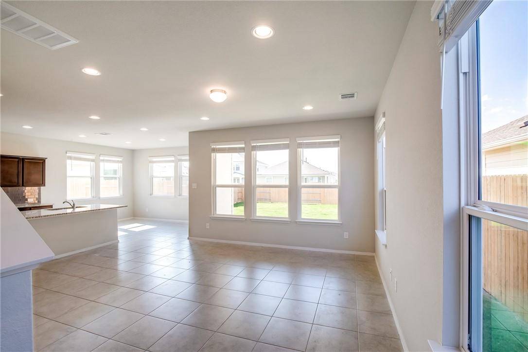 226 Trailside LN, Bastrop, TX 78602