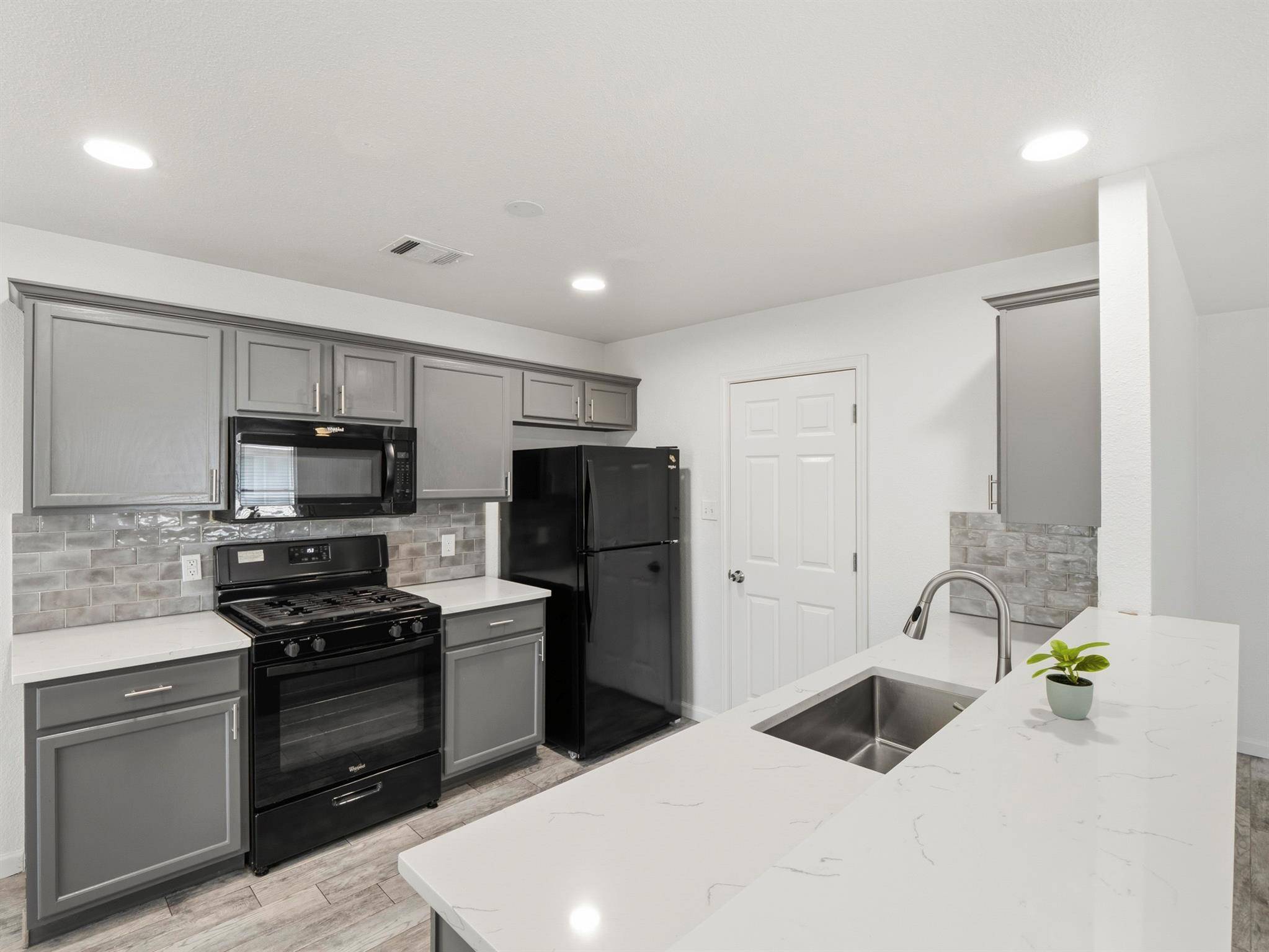 1144 Miss Kimberlys LN, Pflugerville, TX 78660