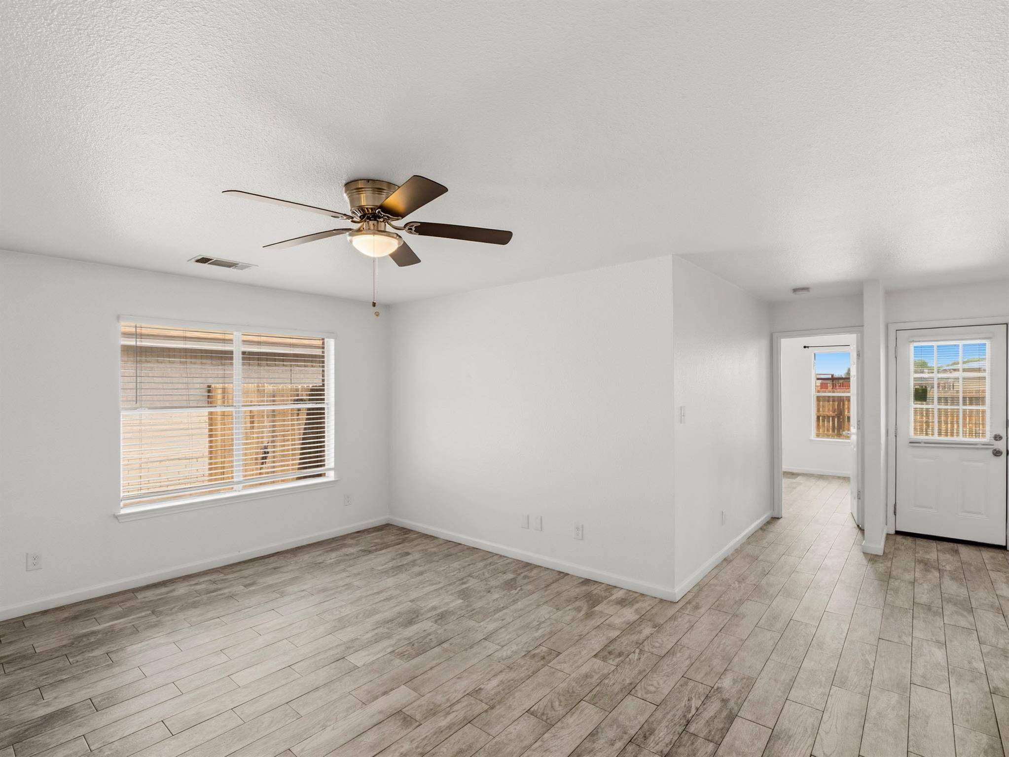 1144 Miss Kimberlys LN, Pflugerville, TX 78660