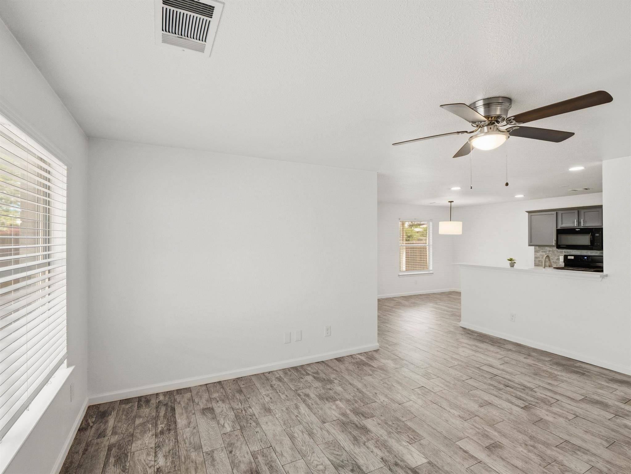 1144 Miss Kimberlys LN, Pflugerville, TX 78660