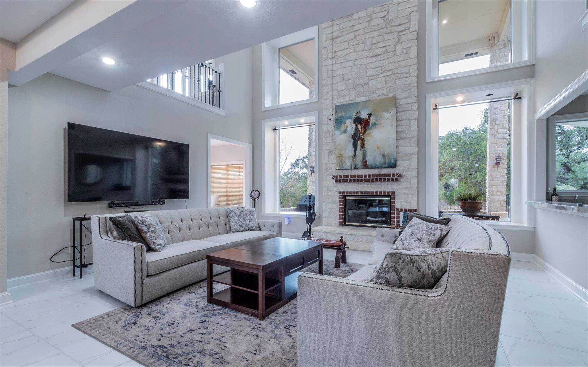 333 Wesley RDG, Spicewood, TX 78669