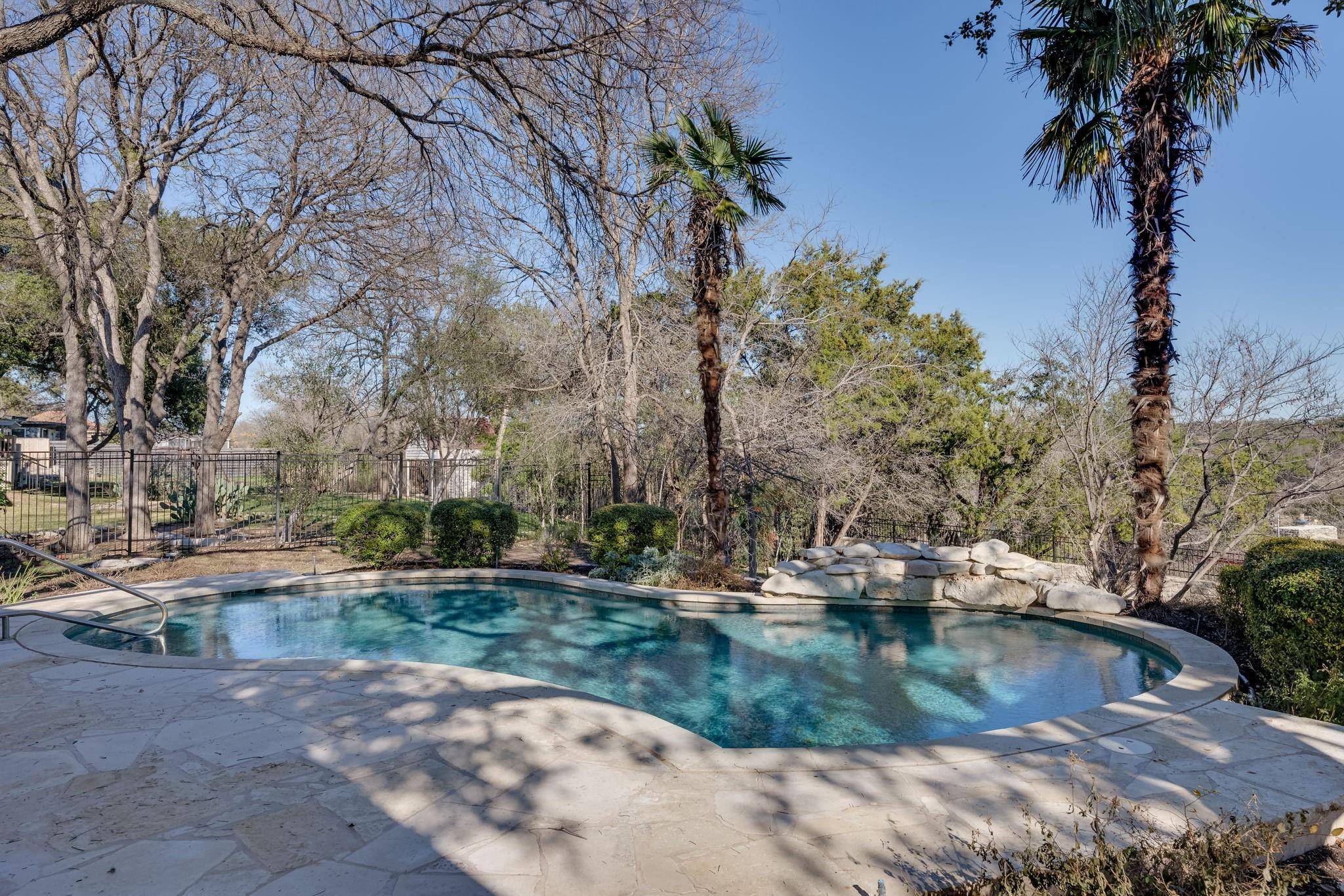 132 Lakeway DR, Lakeway, TX 78734