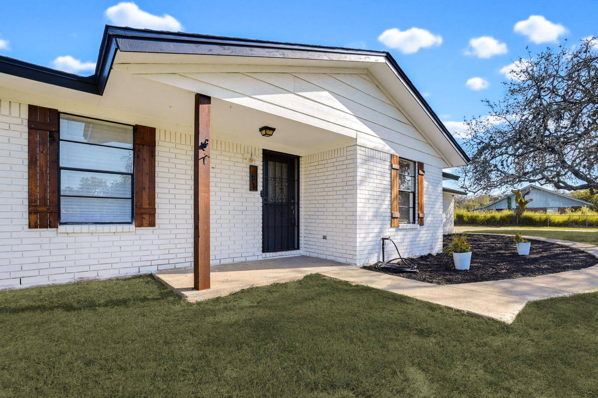 81 Pulliam DR, Pleasanton, TX 78064